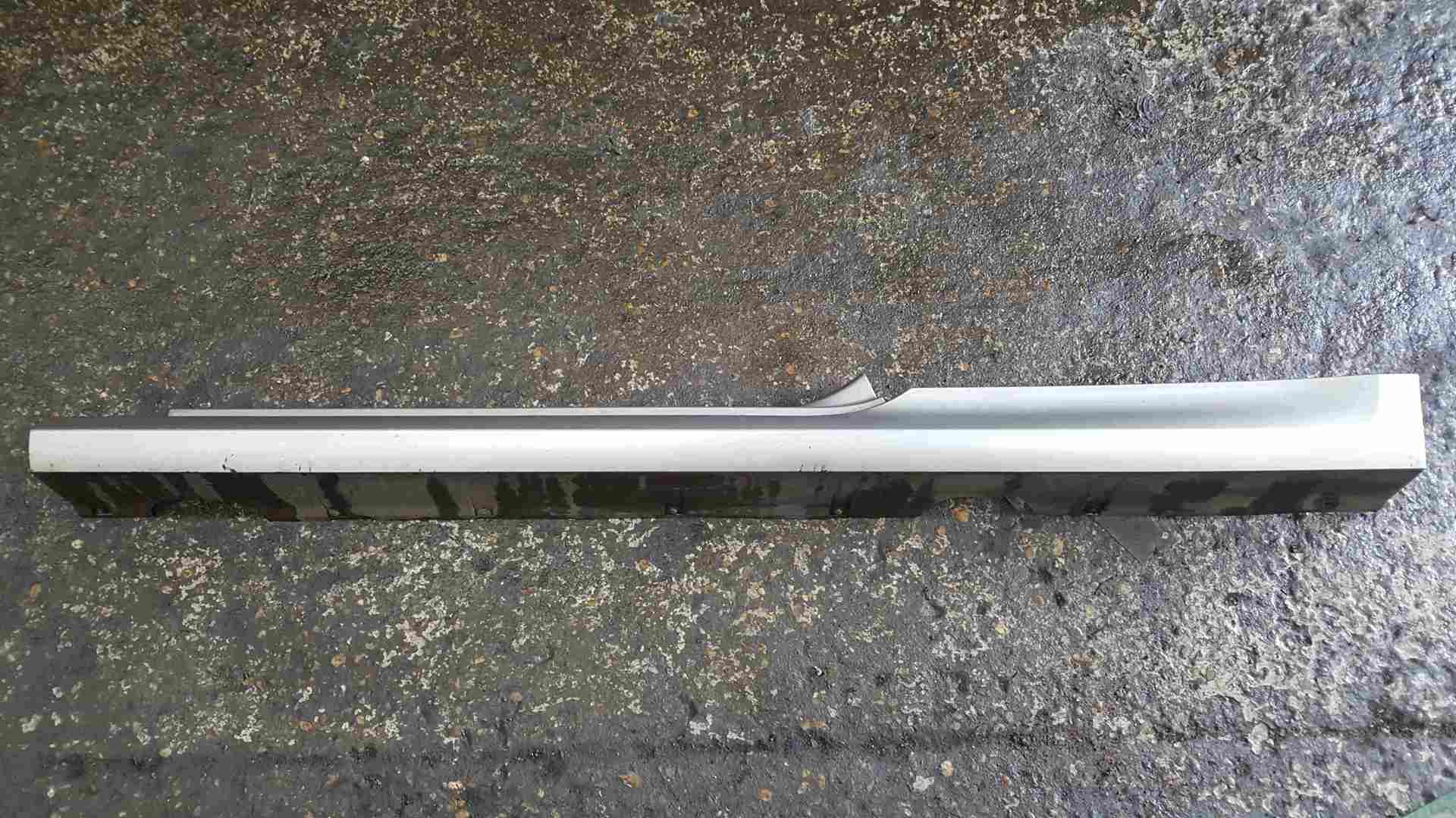 Renault Clio Sport MK3 2005-2012 Passenger NS Side Skirt Silver TEF60