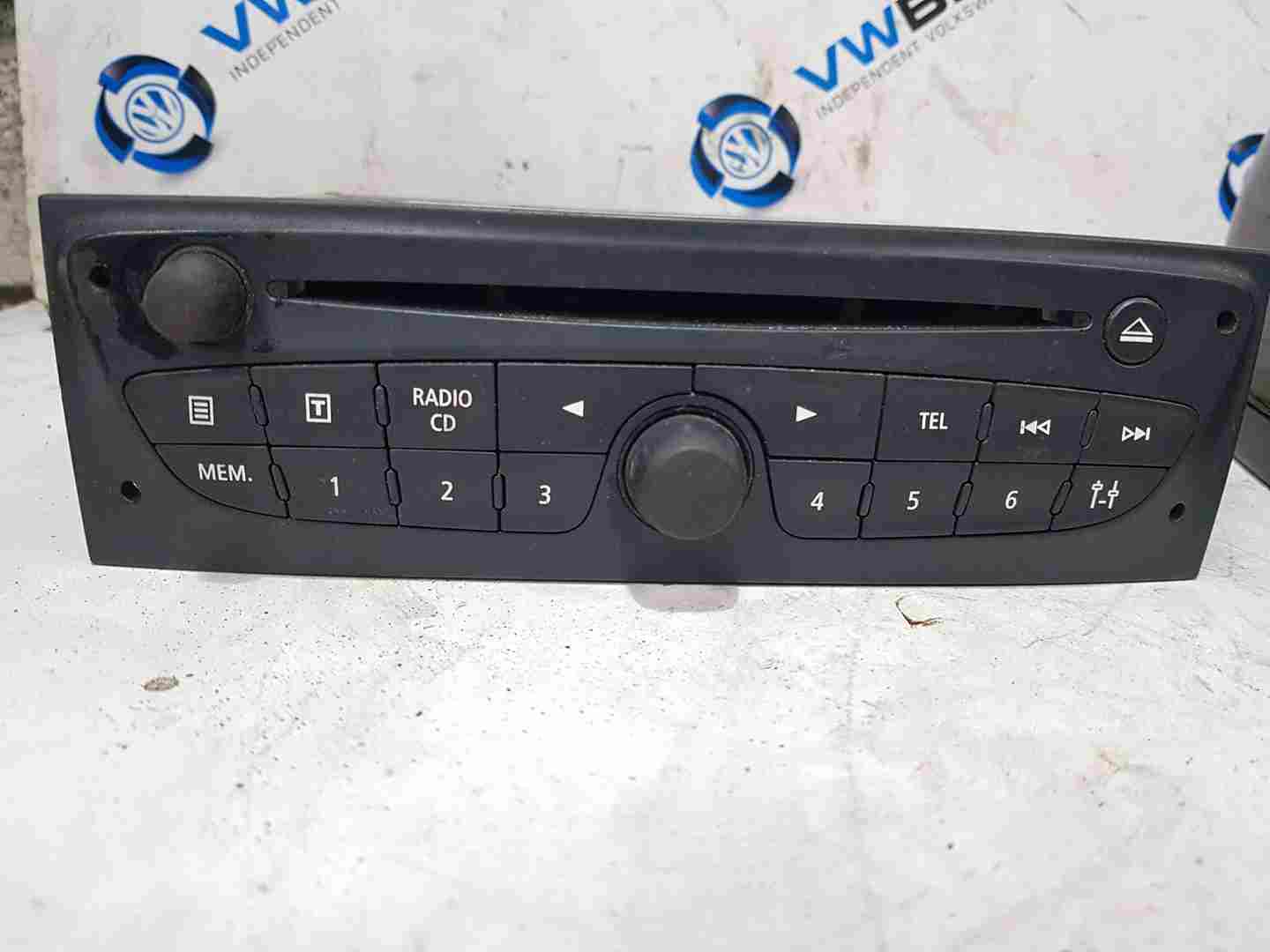 Renault Clio Sport MK3 2005-2012 Radio Cd Player Head Unit + Code 281156412R
