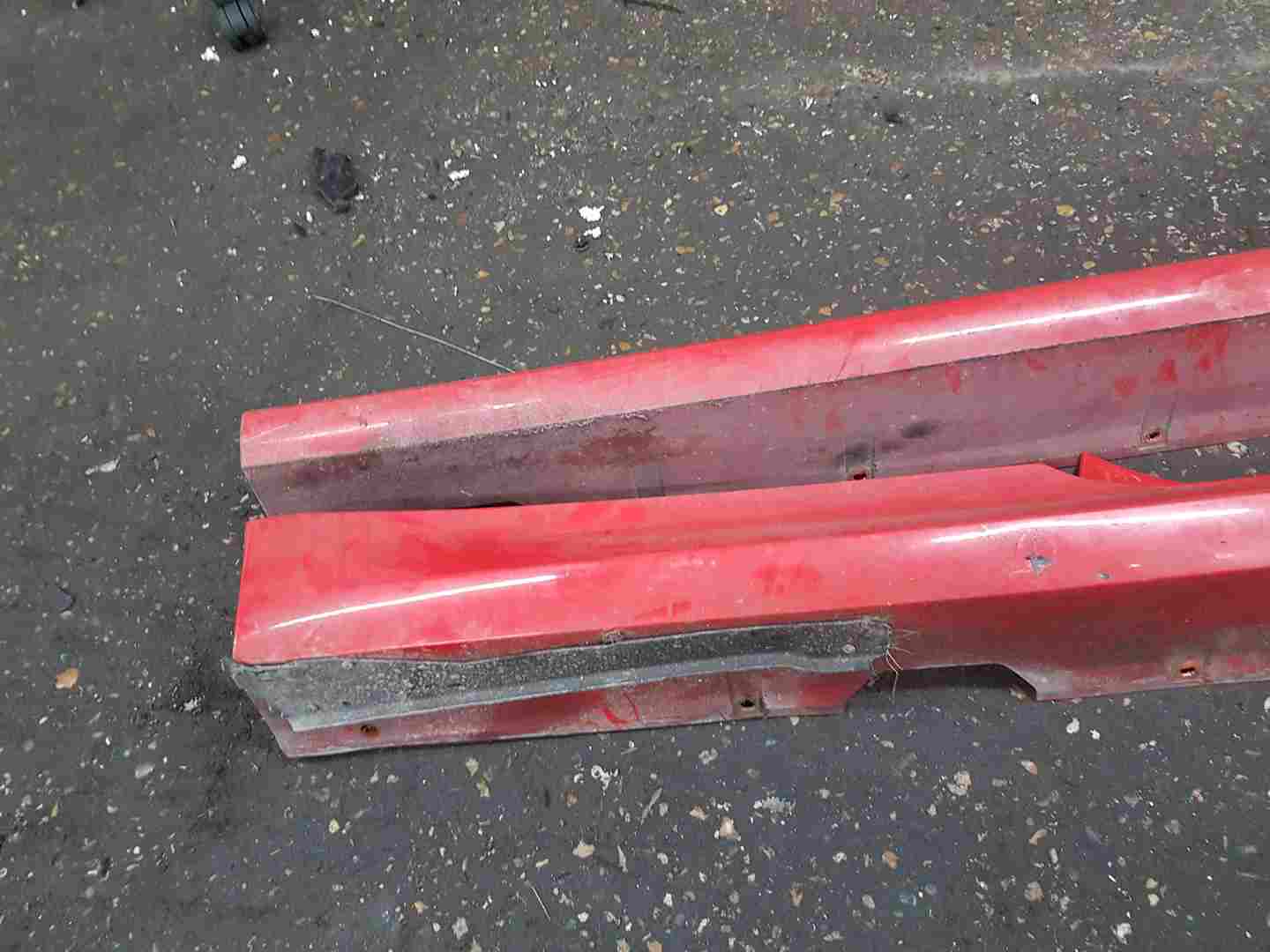 Thumb 2 Renault Clio Sport MK3 2009-2012 197 Pair Front Side Skirts RED Ovnnf