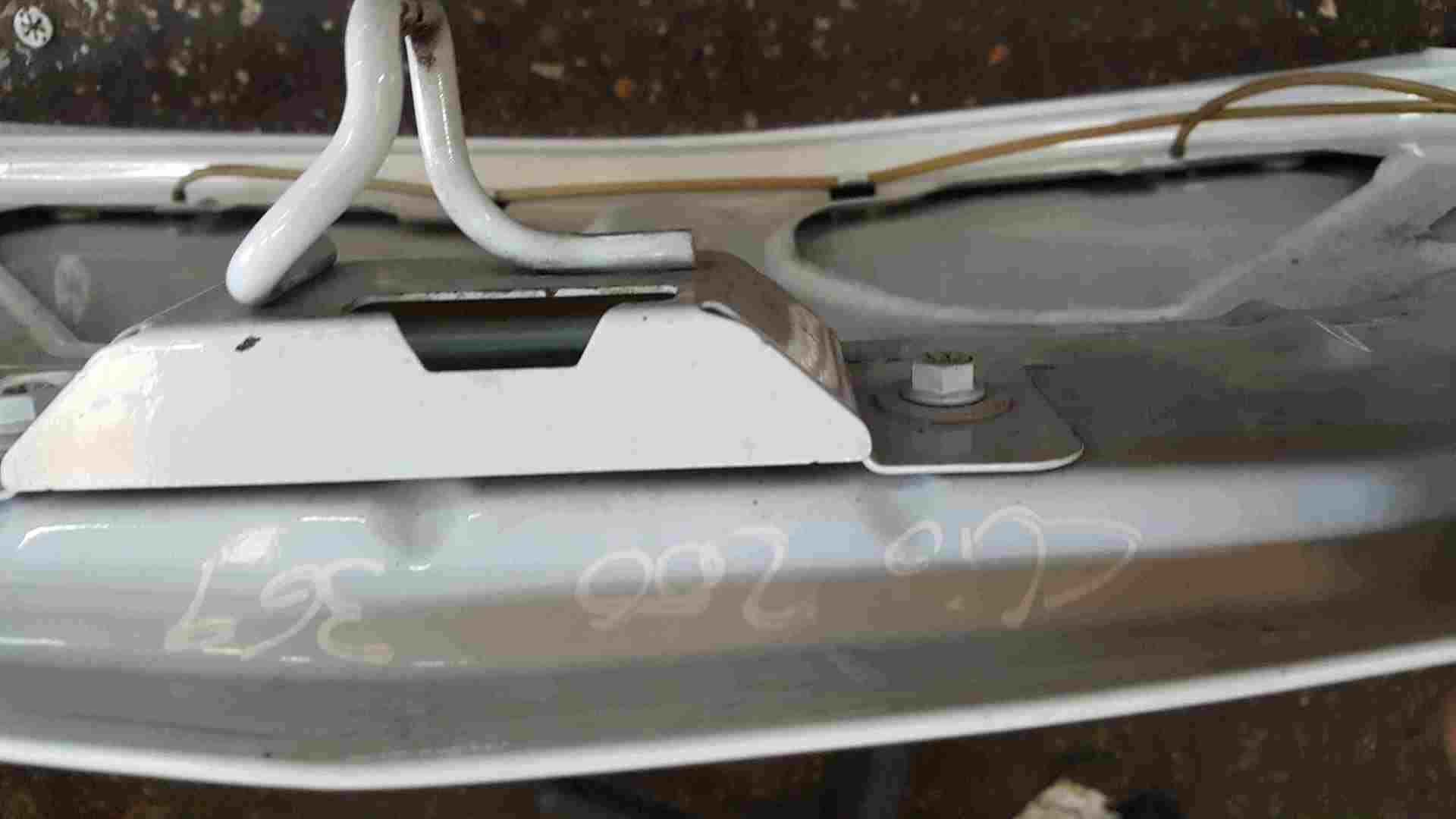 Thumb 2 Renault Clio Sport MK3 2009-2012 200 Front Bonnet White 369