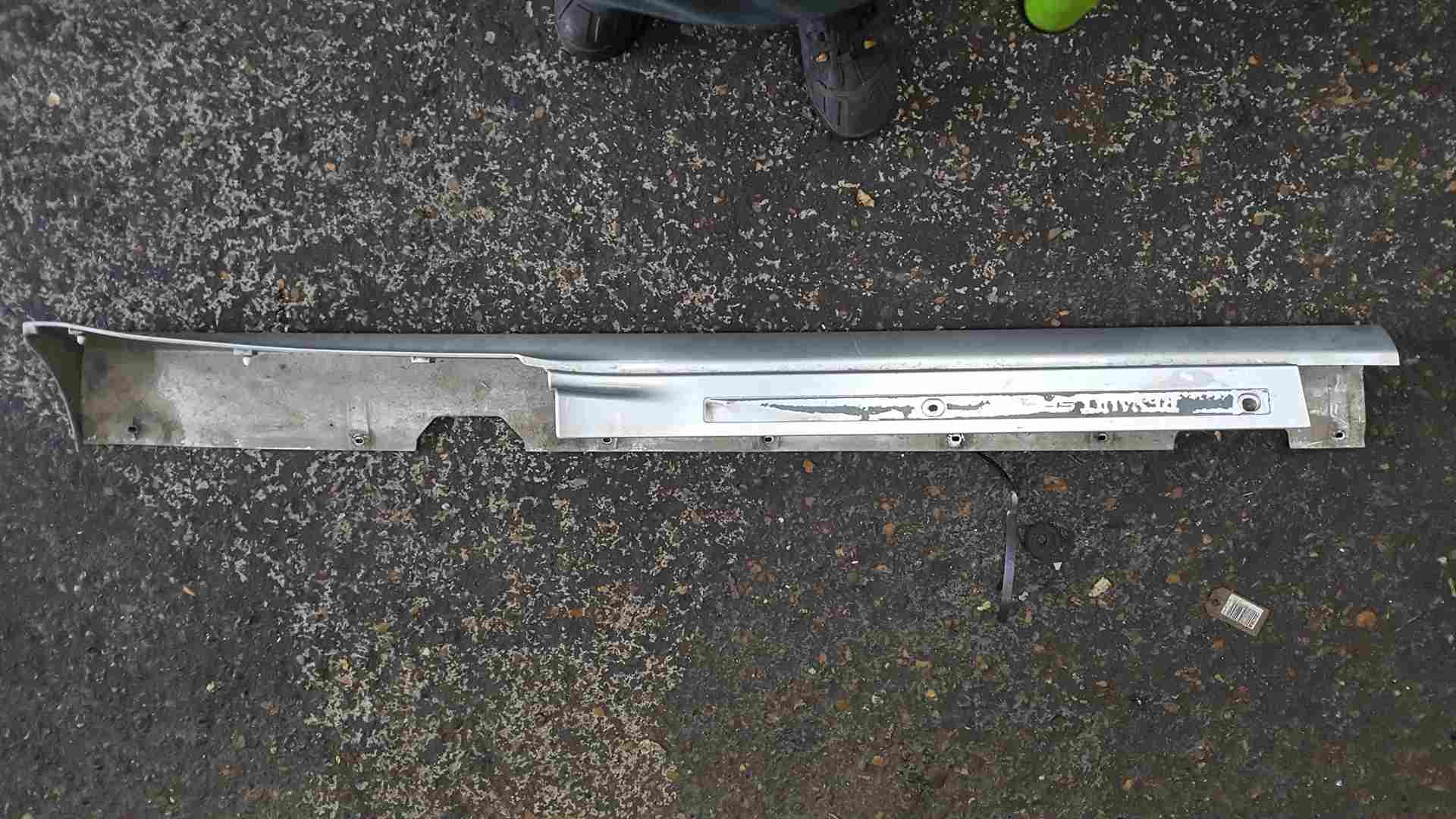 Thumb 2 Renault Clio Sport MK3 2009-2012 200 Passenger NS Side Skirt Silver TED69