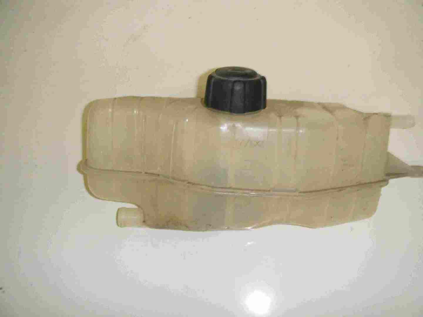 Renault ClioMK3 2005-2009 Expansion Bottle Coolant Water