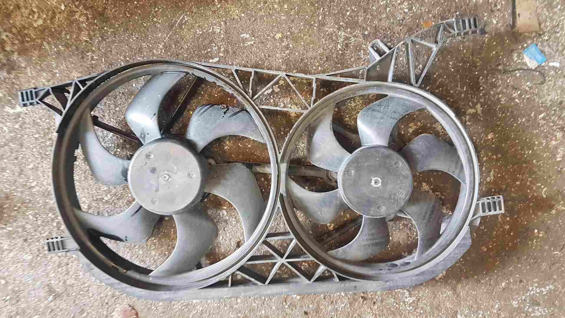 Thumb 3 Renault Espace 2003-2013 2.0 DCI Radiator FAN 8200675333