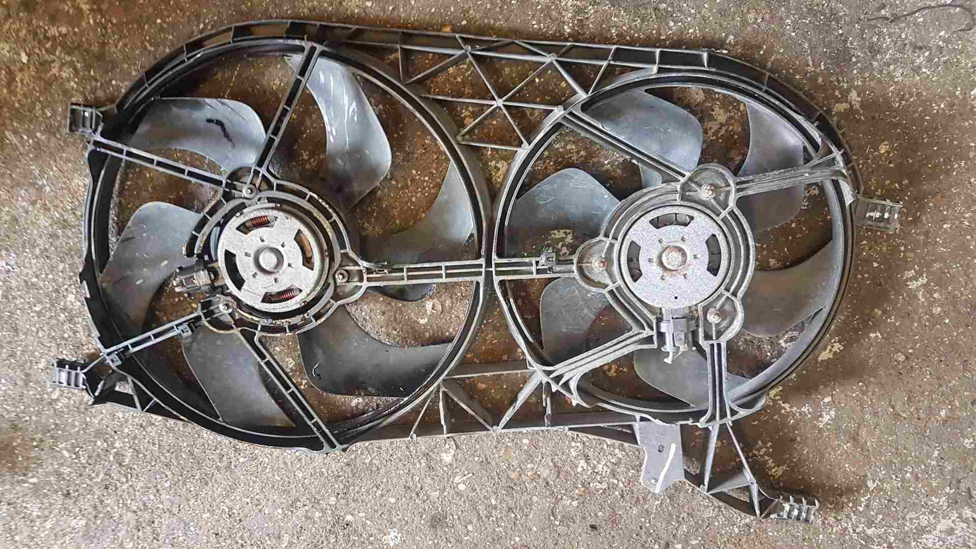 Thumb 5 Renault Espace 2003-2013 2.0 DCI Radiator FAN 8200675333