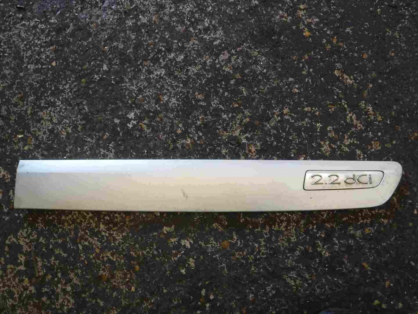 Renault Espace 2003-2013 2.2 dCi Drivers OSF Front Door Moulding Trim Silver