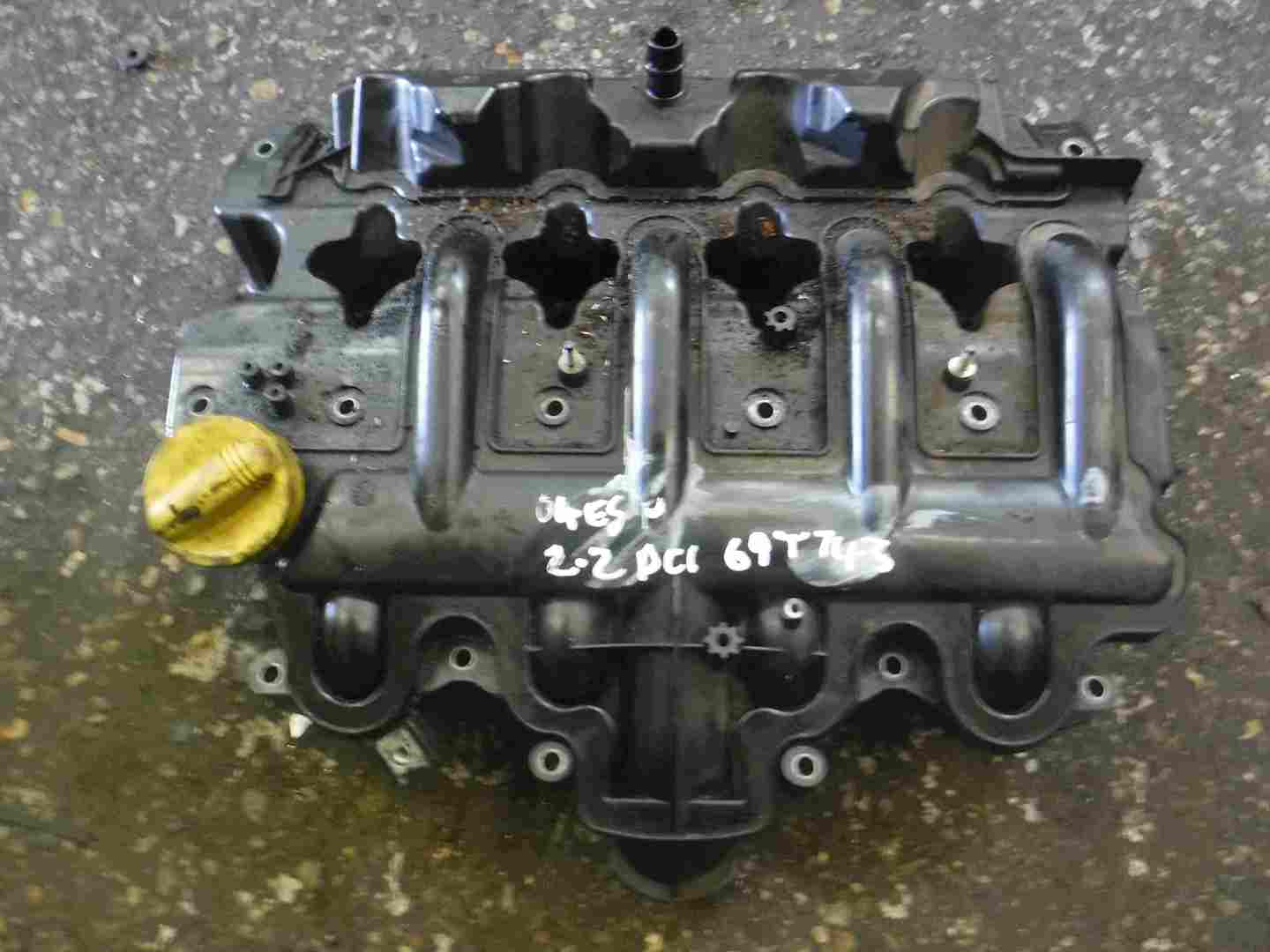 Renault Espace 2003-2013 2.2 dCi Engine Rocker Cover  8200714033