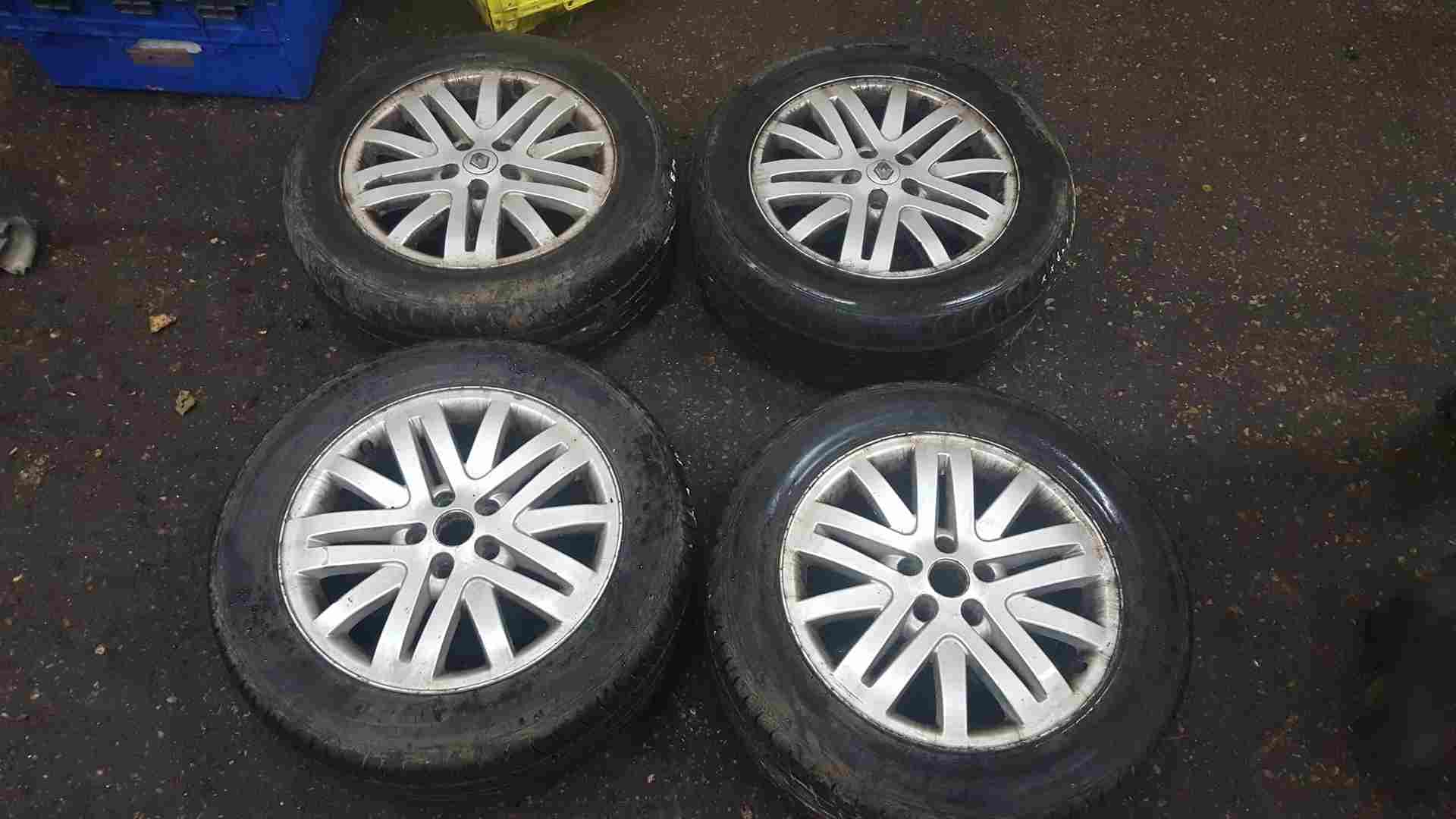 Thumb 2 Renault Espace 2003-2013 Alloy Wheels SET 17 Inch X2 Good Tyres 4/5