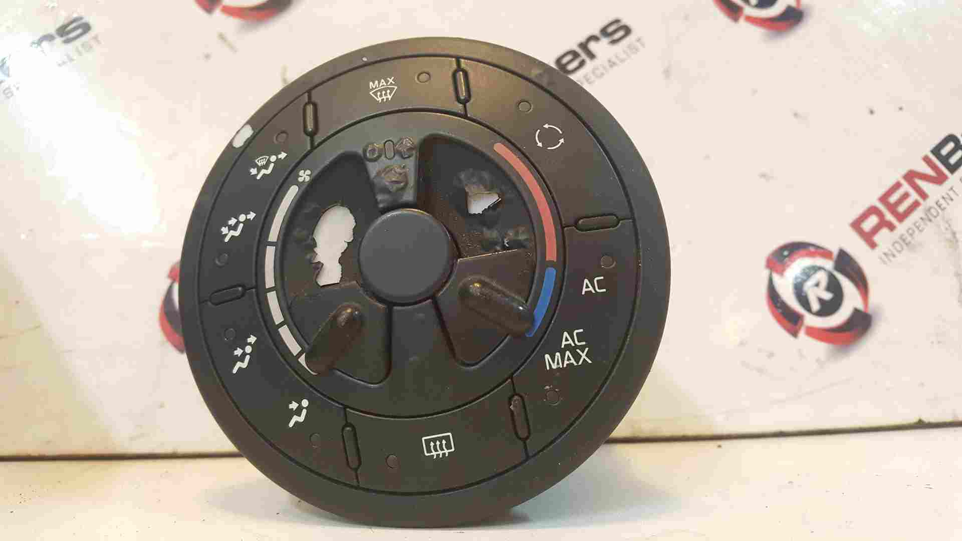 Thumb 2 Renault Espace 2003-2013 Drivers Door Heater Controls 8200028445 Worn