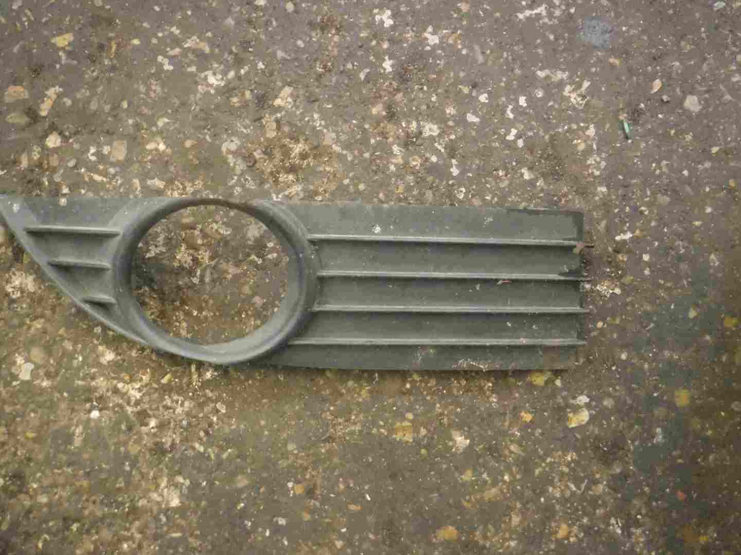 Renault Espace 2003-2013 Drivers OSF Front Bumper  Fog Light Surround Trim