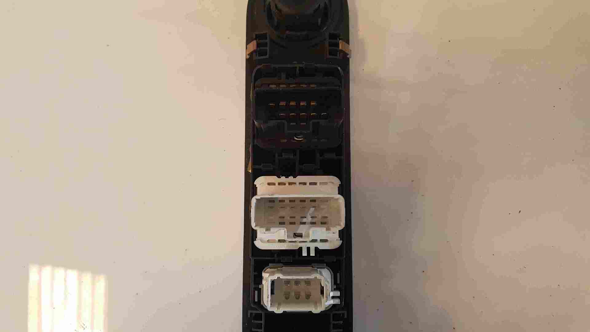 Thumb 2 Renault Espace 2003-2013 Drivers OSF Front Window Switches + Panel