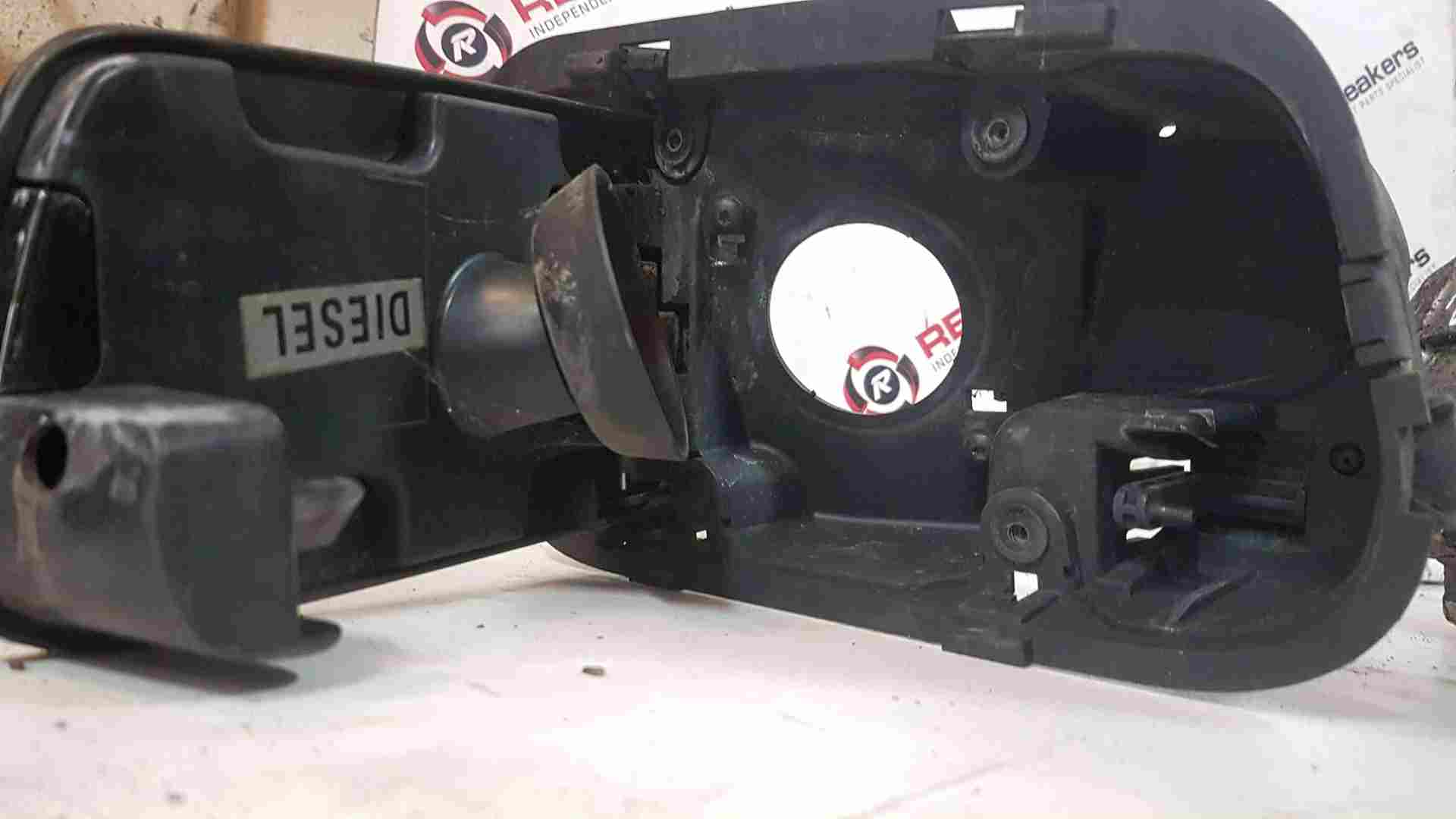 Thumb 4 Renault Espace 2003-2013 Fuel Flap + Cover Black 676 8200100985