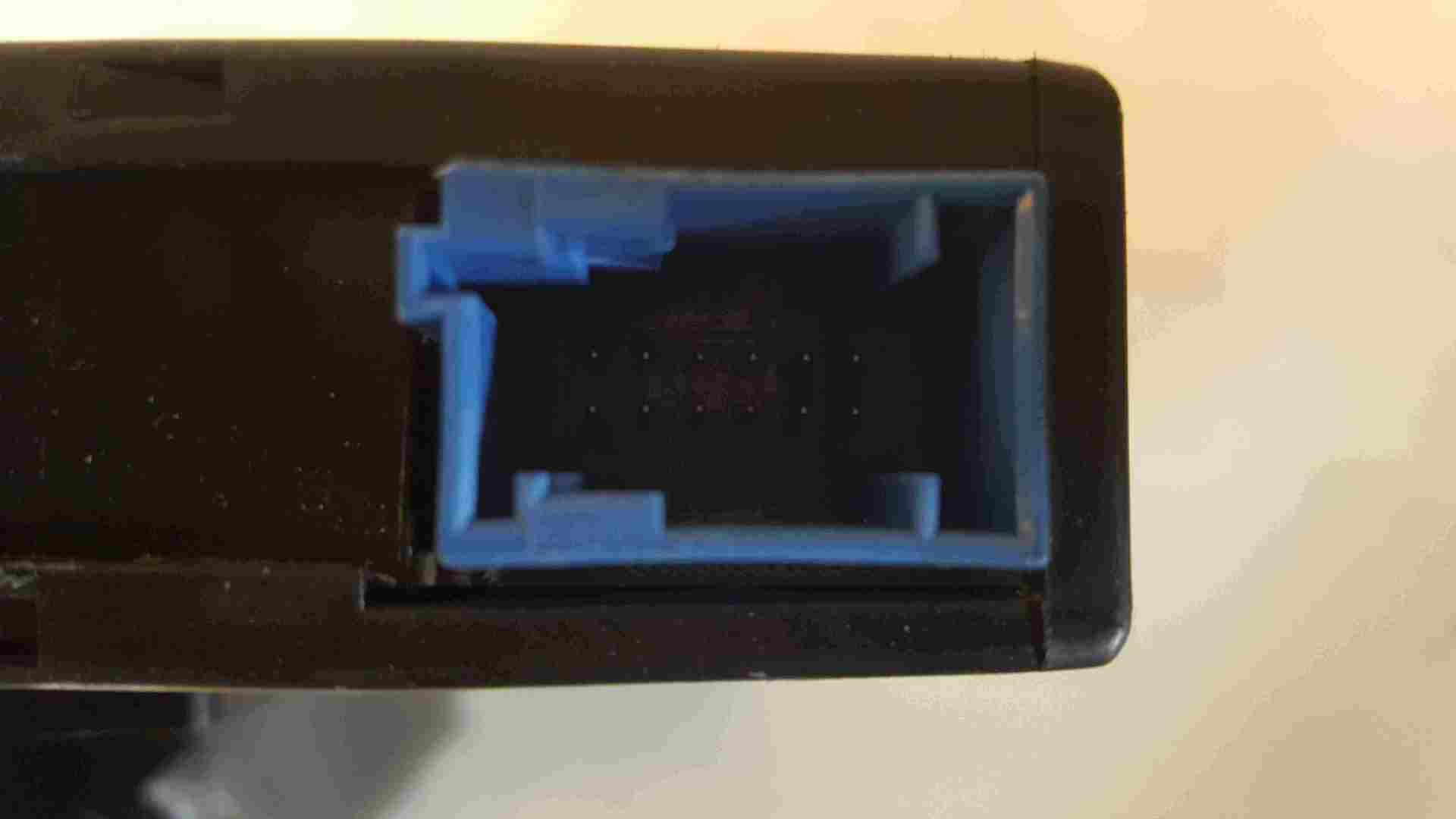 Thumb 3 Renault Espace 2003-2013 Key Card Reader Blue Plug + Trim 8200224594