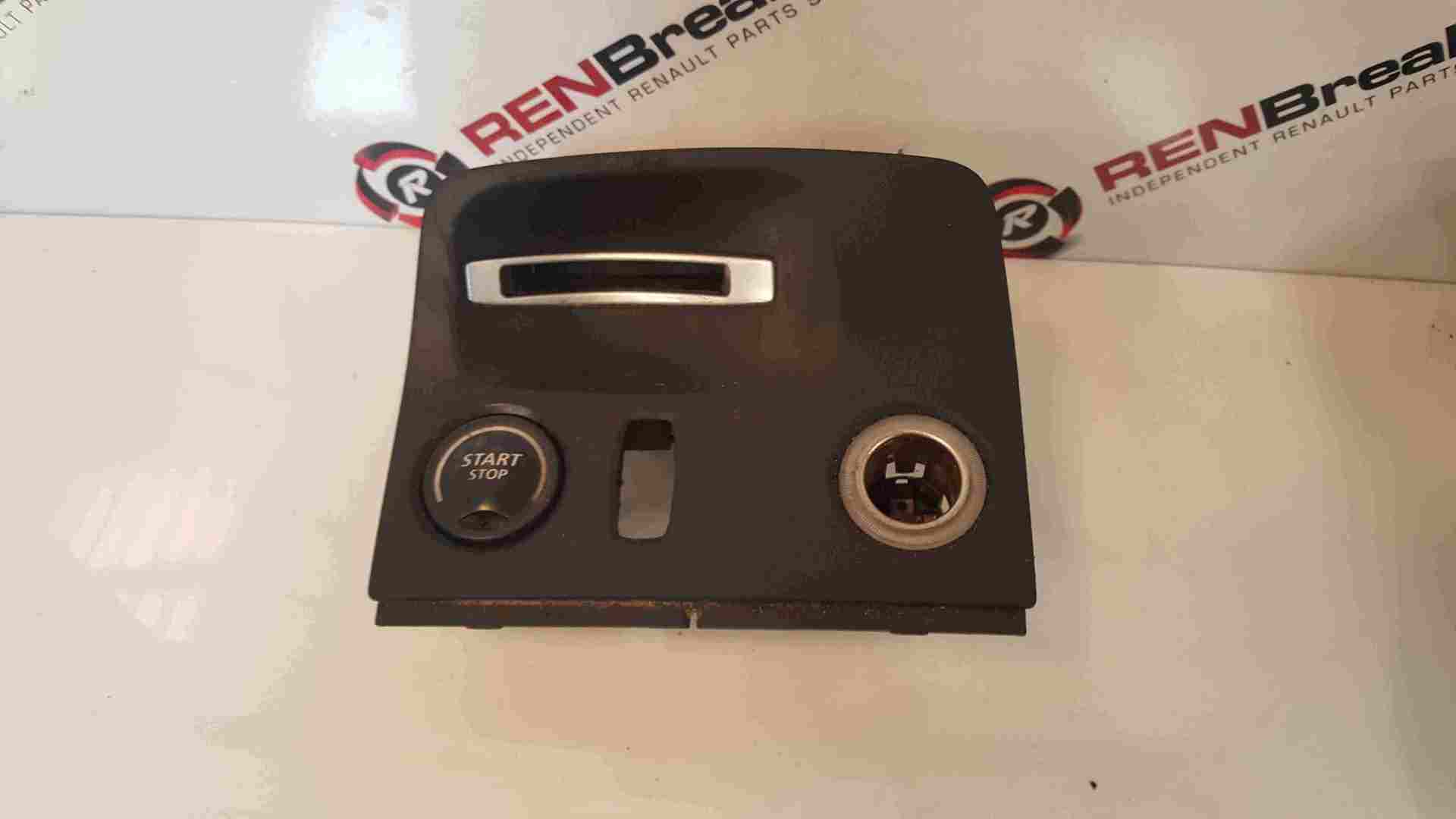 Renault Espace 2003-2013 Key Card Reader Blue Plug + Trim 8200224594