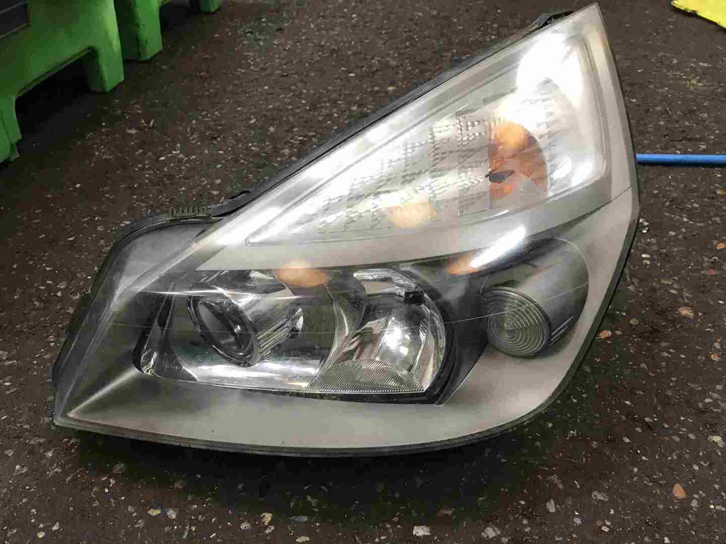 Renault Espace 2003-2013 Passenger NSF Front Headlight Xenon