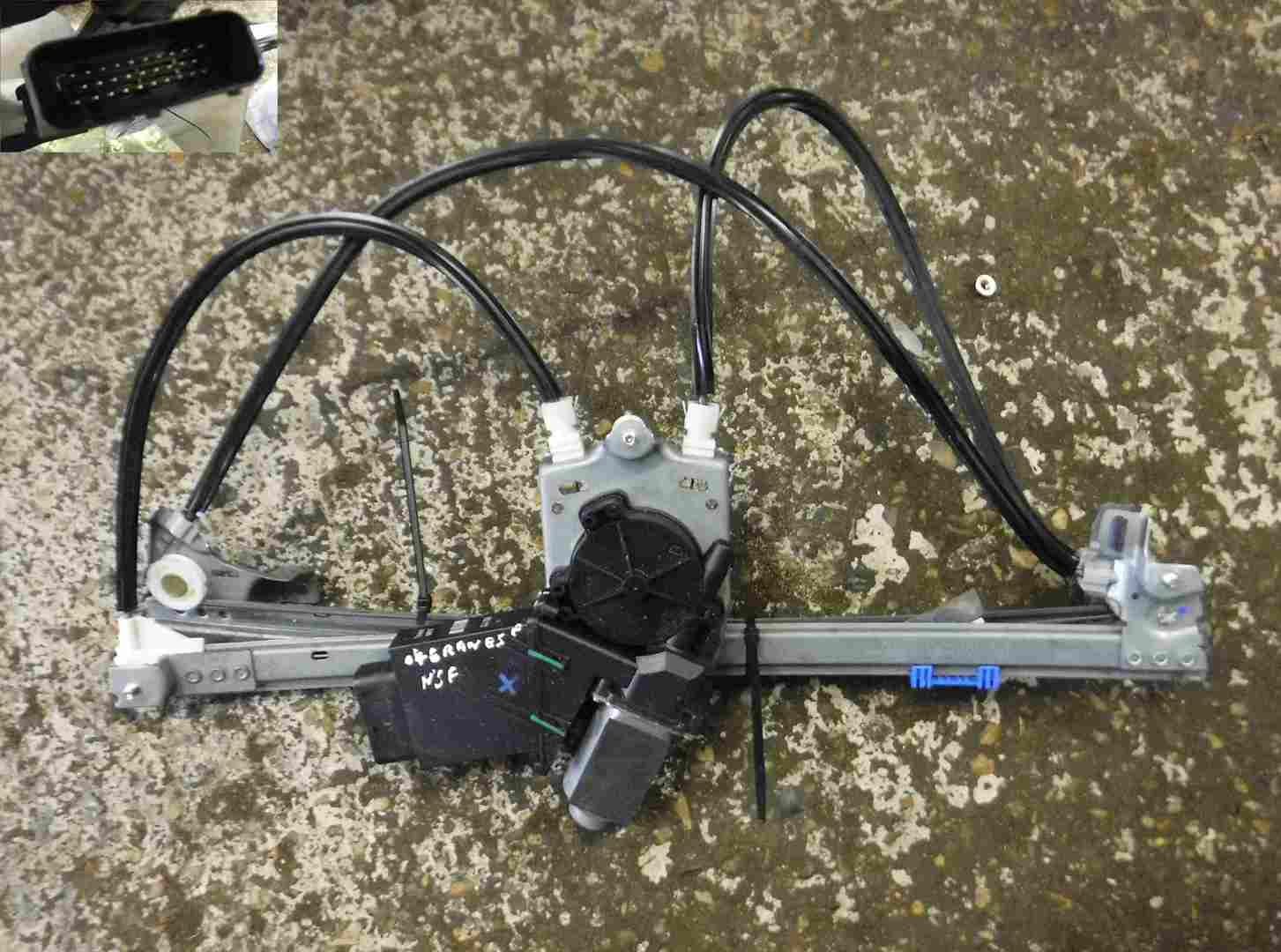 Renault Espace 2003-2013 Passenger NSF Front Window Motor Regulator Multi Pins