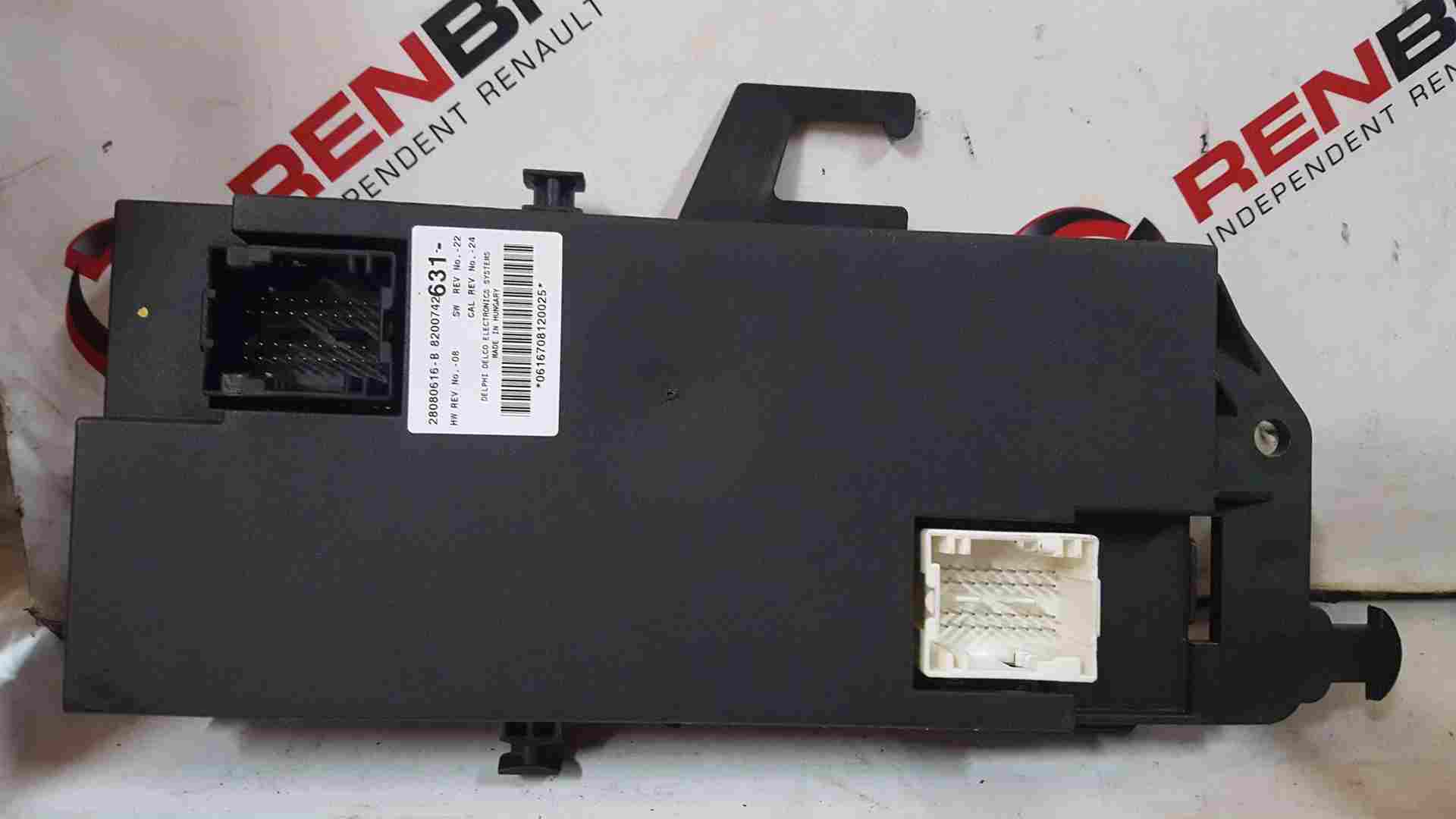 Thumb 2 Renault Espace 2003-2013 Comfort Control Module 8200742631