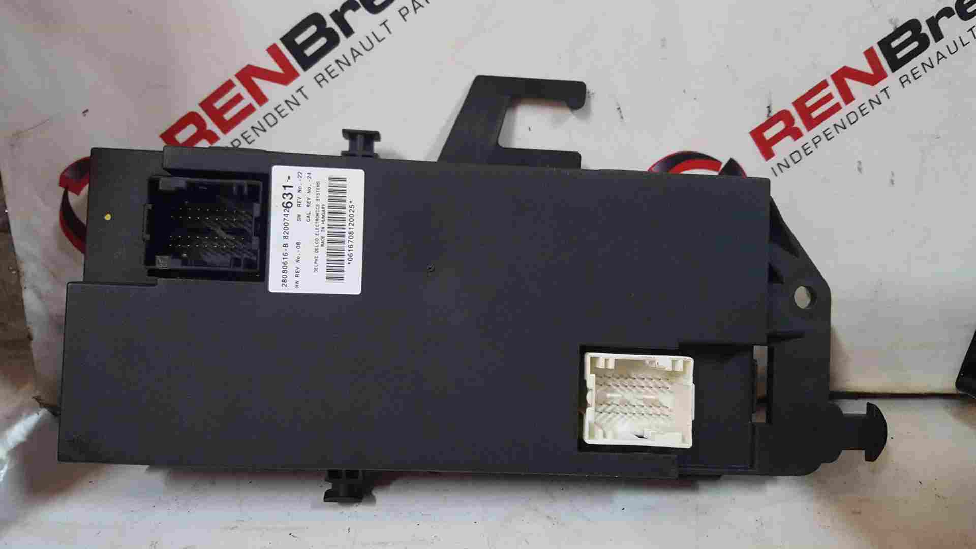 Thumb 4 Renault Espace 2003-2013 Comfort Control Module 8200742631