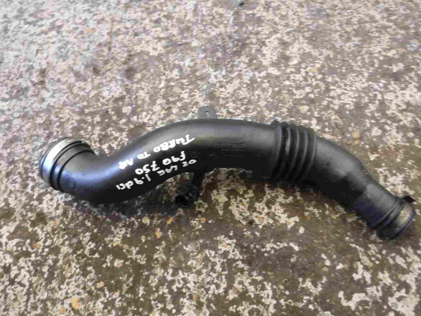 Renault Espace 2003-2016 1.9 dCi Turbo To Airbox F9Q 750 7700116005