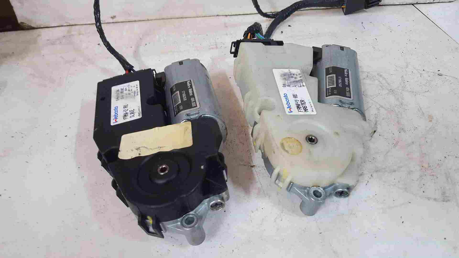 Thumb 2 Renault Espace MK4 2003-2006 Sunroof Motors Motor 1710626B