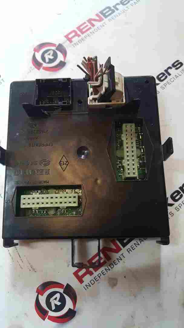 Thumb 3 Renault Espace MK4 2006-2013 Fuse BOX Board 8200660170