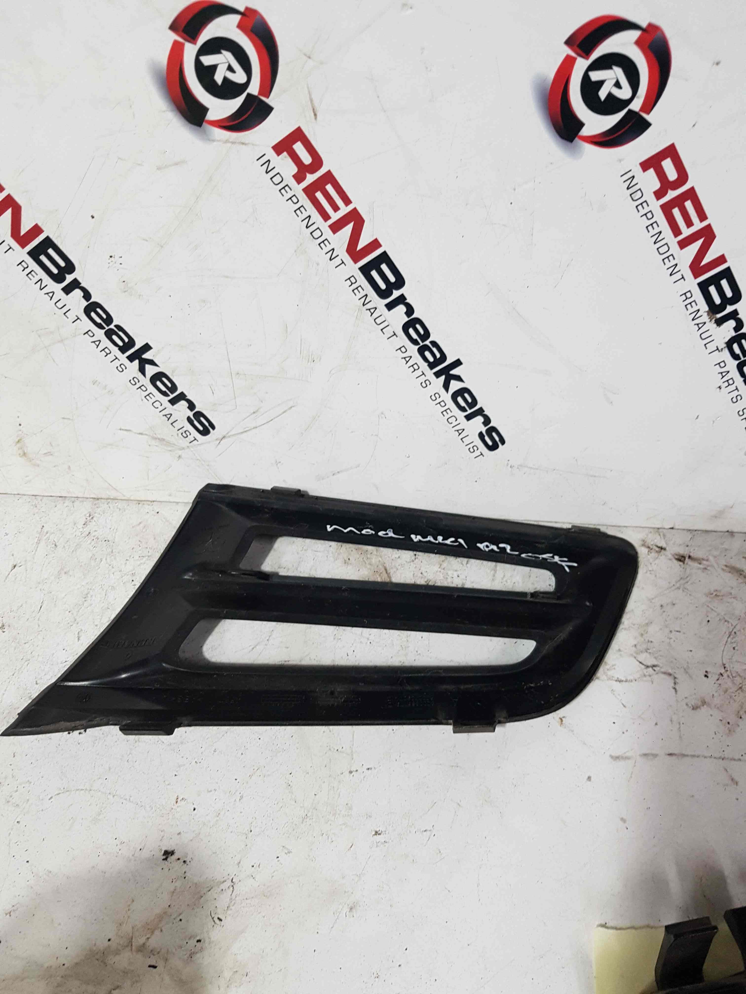 Thumb 4 Renault Grand Modus 2008-2012 Drivers OSF Front Bumper Grill Insert 8200665779