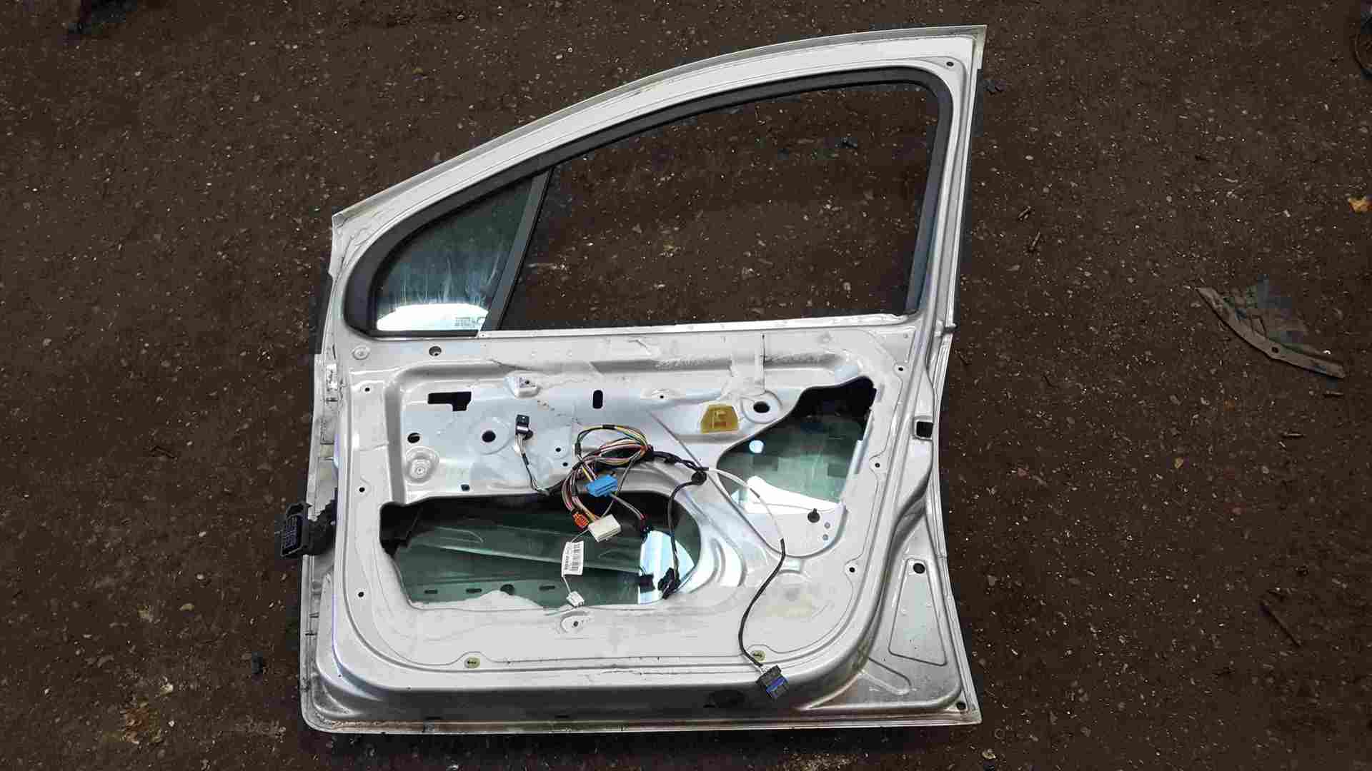 Thumb 2 Renault Grand Modus 2008-2012 Drivers OSF Front Door Silver TED69
