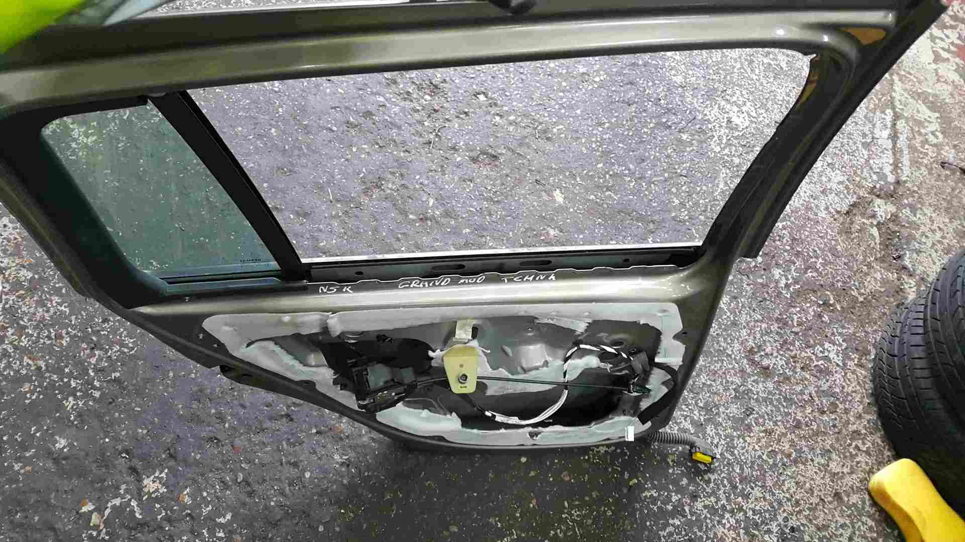 Thumb 2 Renault Grand Modus 2008-2012 Passenger NSR Rear Door Gold Beige TEHNK