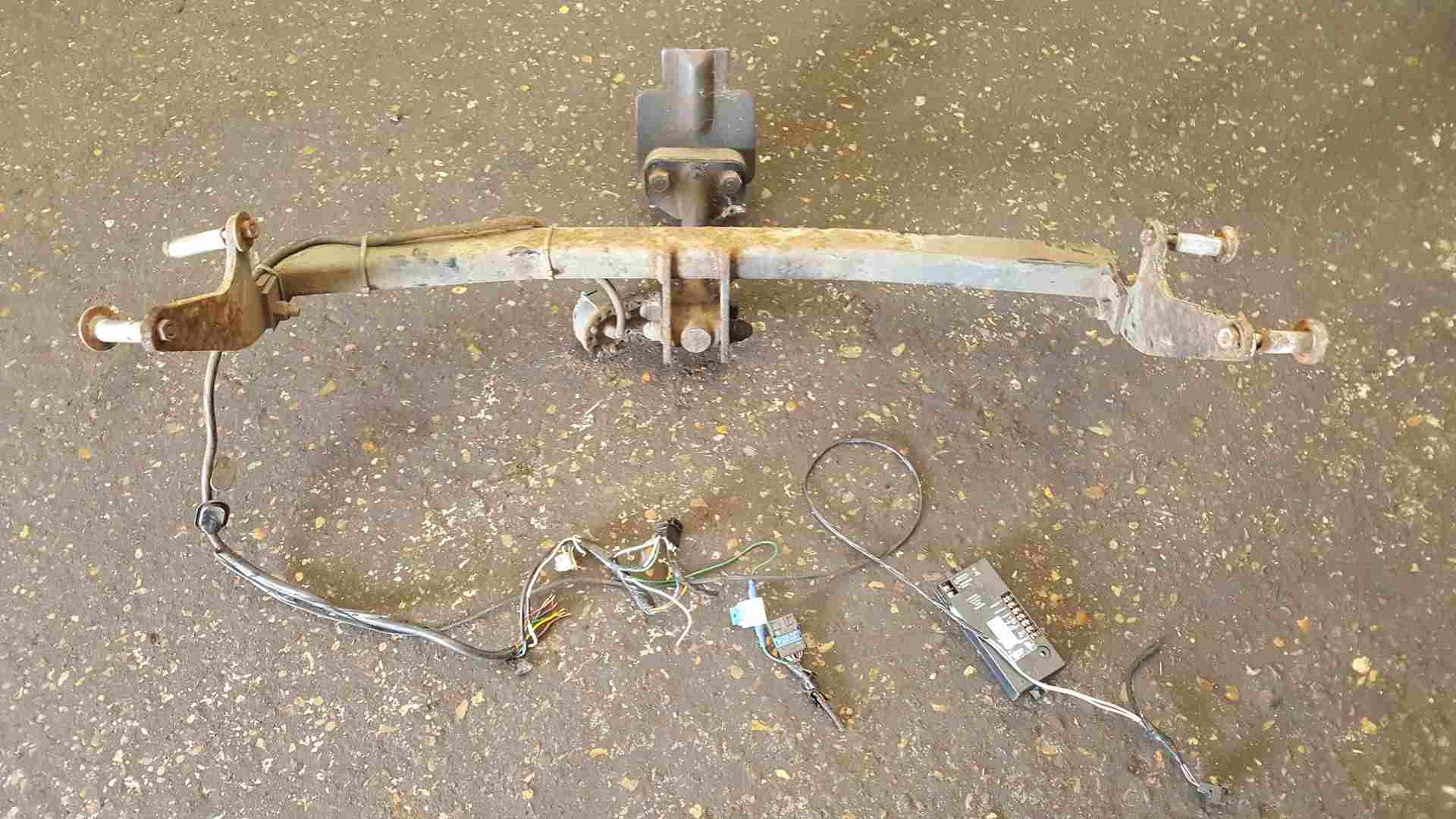 Thumb 5 Renault Grand Modus 2008-2012 Rear TOW Bar Complete