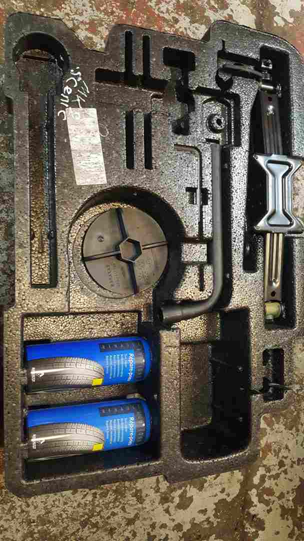Thumb 7 Renault Grand Scenic 2003-2009 Jack SET Foam Repair KIT