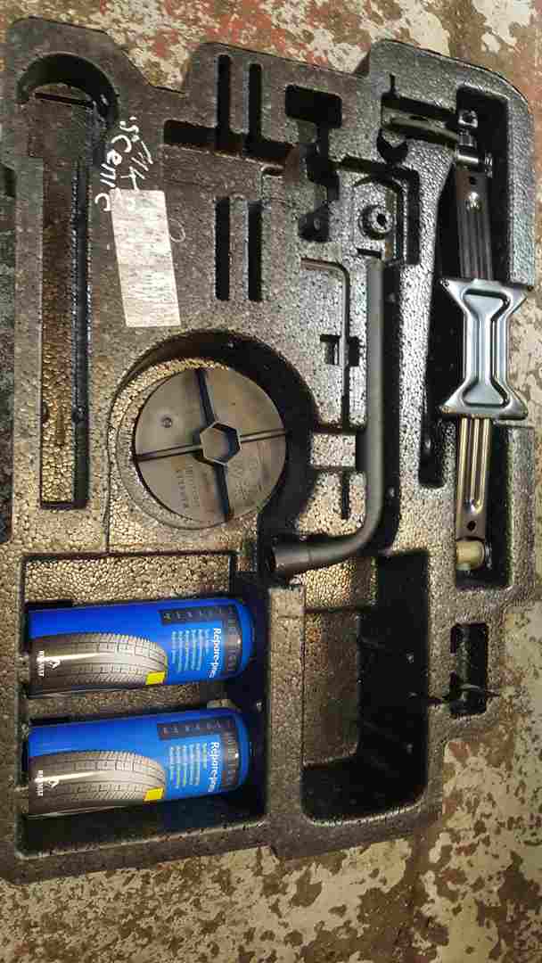 Thumb 9 Renault Grand Scenic 2003-2009 Jack SET Foam Repair KIT