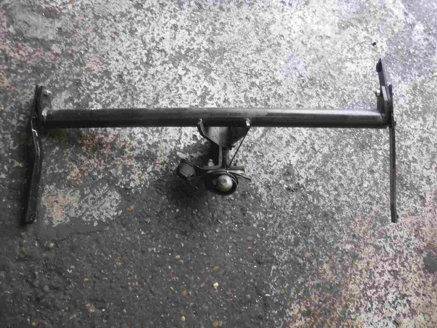 Renault Grand Scenic 2003-2009 Tow Bar Ball Complete + Electric