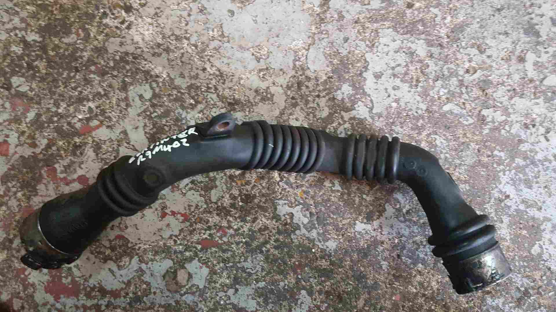 Renault Grand Scenic MK3 2009-2016 1.6 DCI Egr To Intercooler Pipe R9M 402