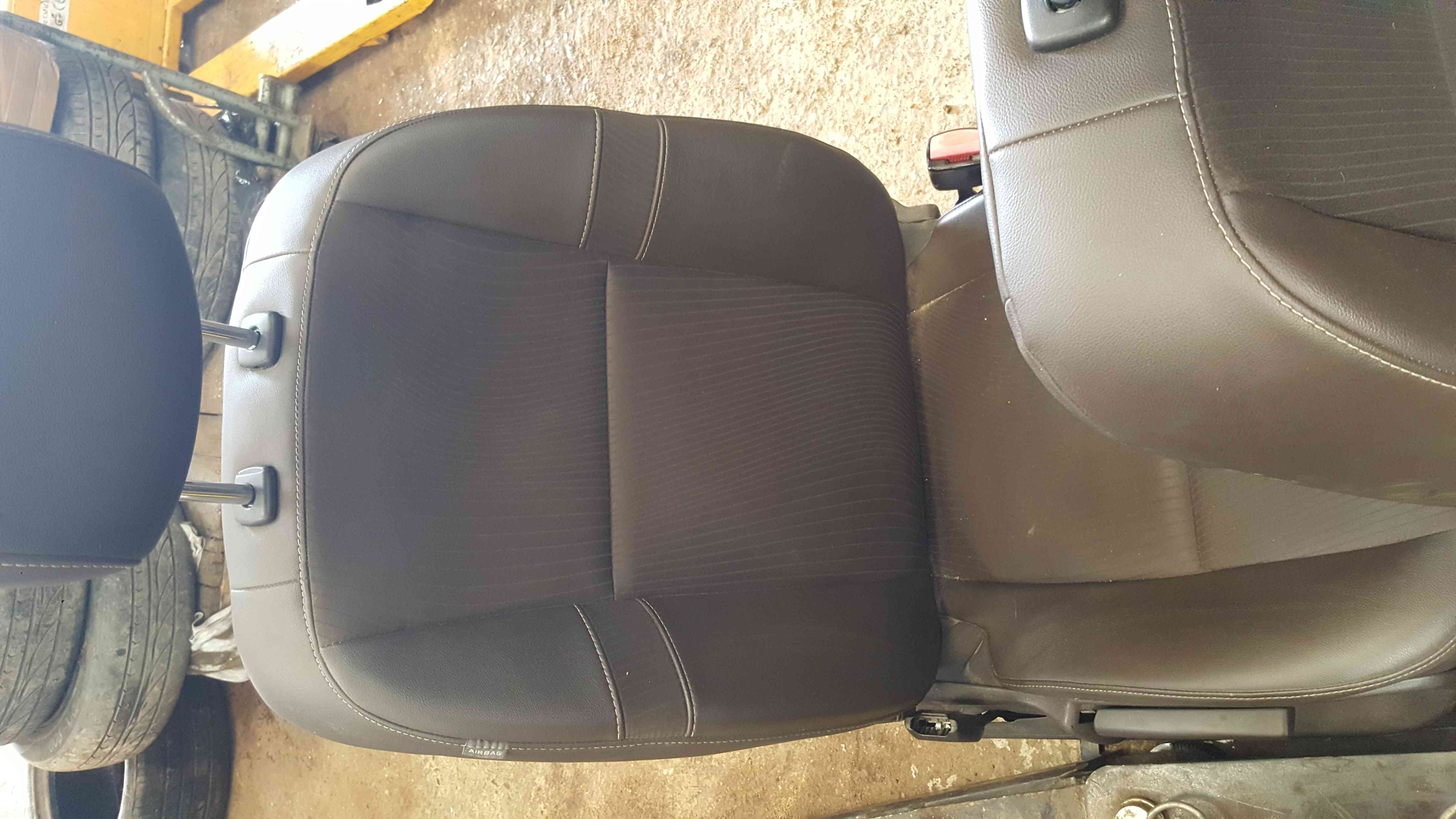 Renault Grand Scenic MK3 2009-2016 Front Seats Chairs Pair Half Leather Cards