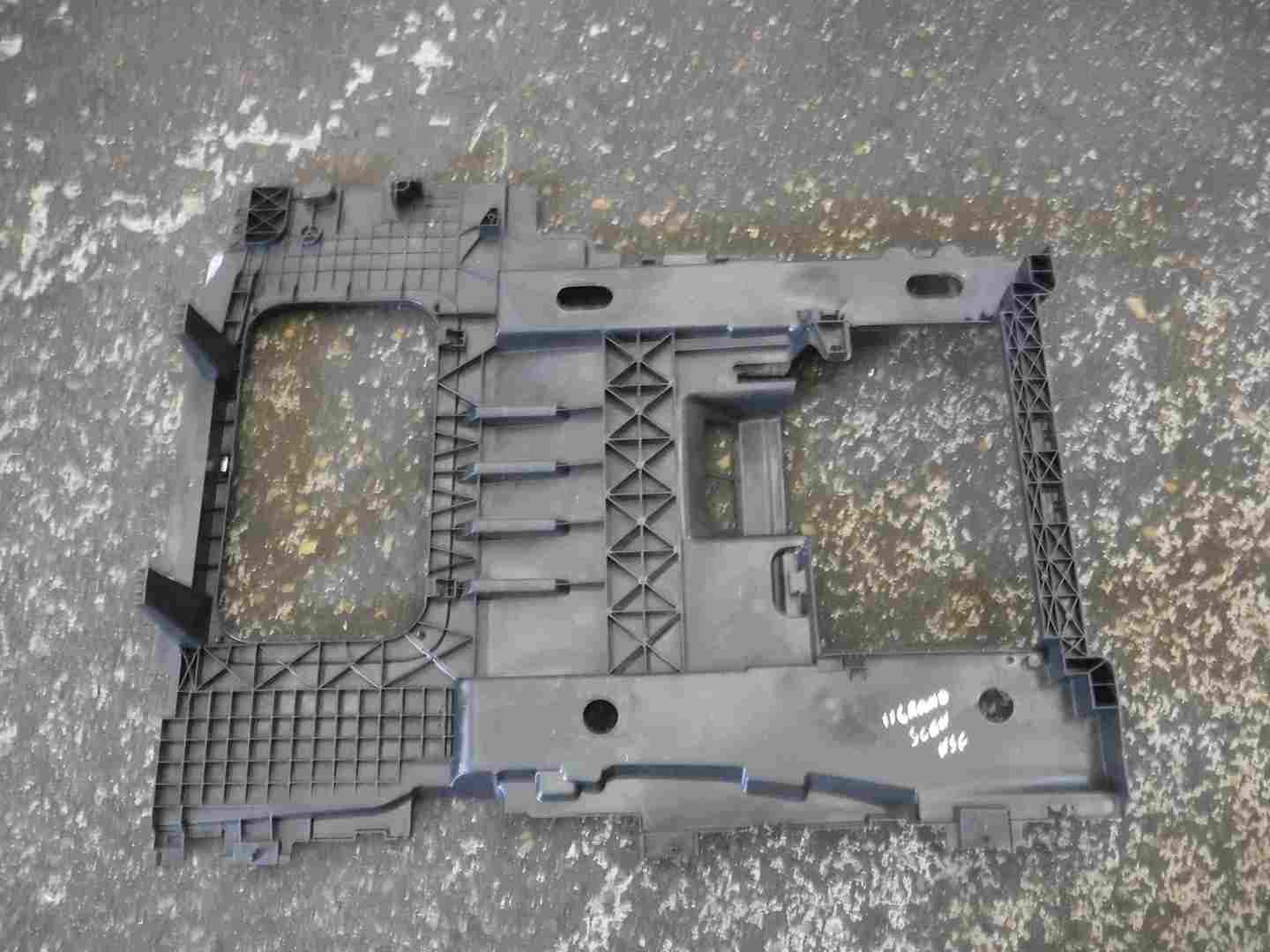 Renault Grand Scenic MK3 2009-2016 Passenger NSF Front Floor Panel Plastic