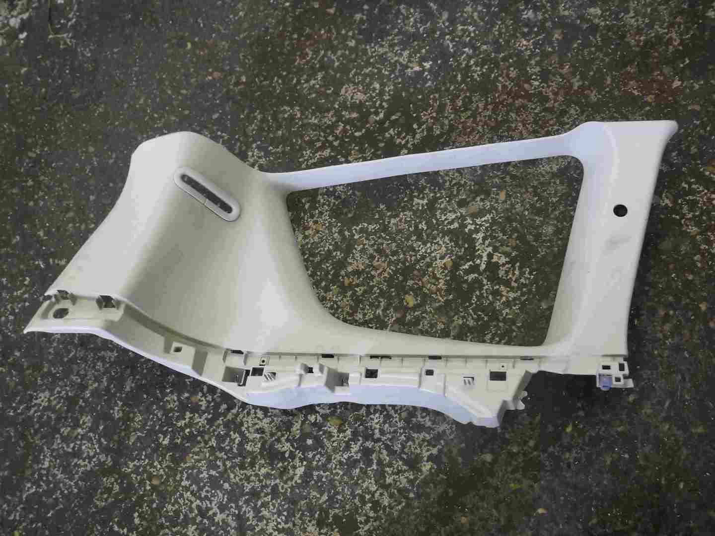 Renault Grand Scenic MK3 2009-2016 Passenger NSR Rear Quarter Belt Trim Window