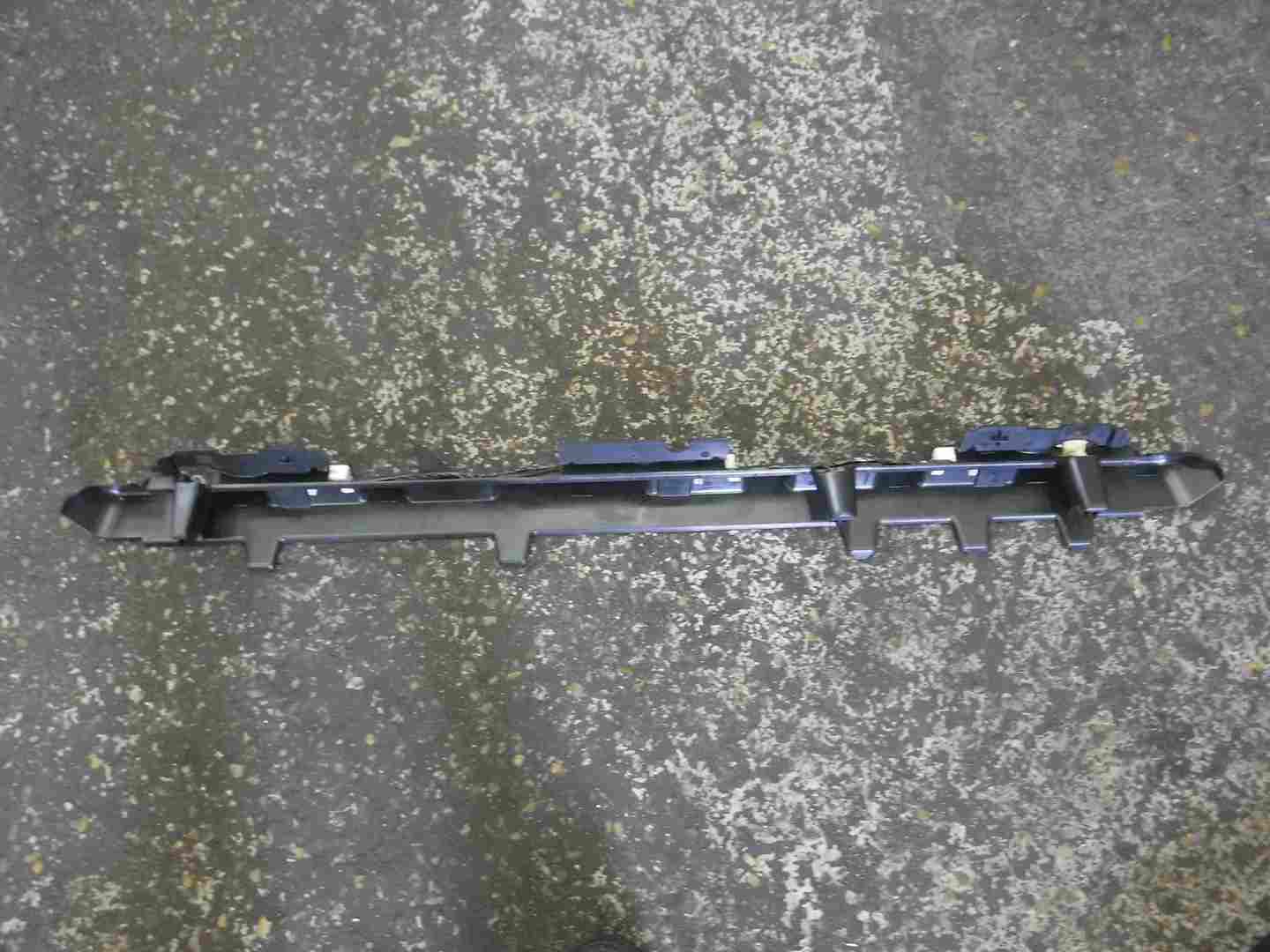 Renault Grand Scenic MK3 2009-2016 Rear Seat Mount Bar