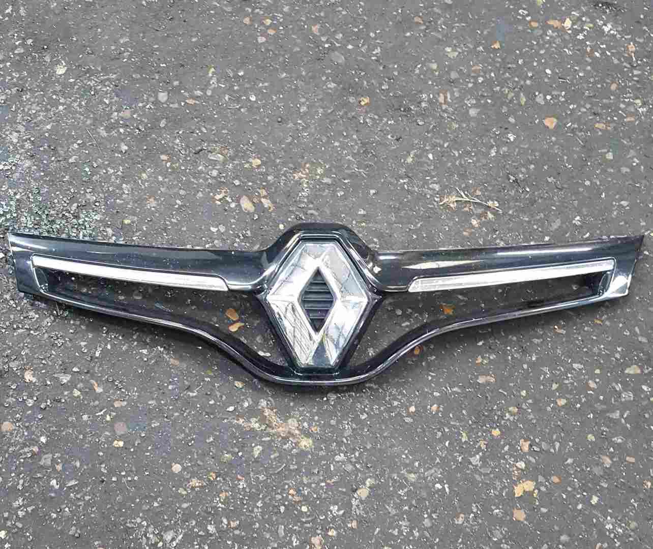 Renault Grand Scenic MK3 2013-2016 Front Upper Grill Black Diamond Badge