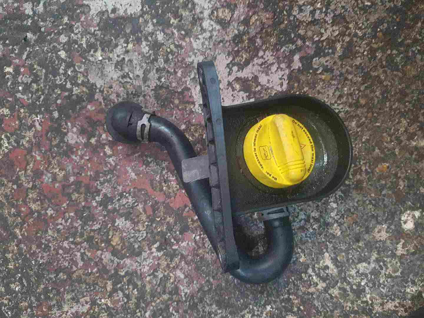 Renault Grand Scenic MK4 2016-2022 1.6 DCi Oil cap Fill Point