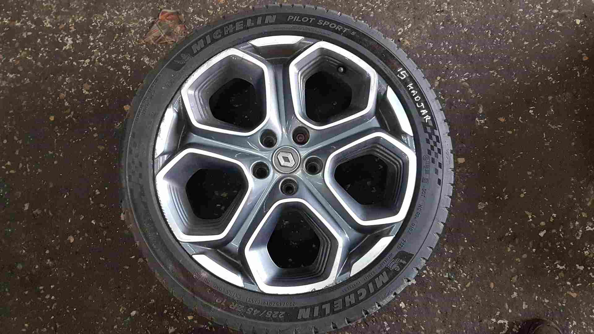 Thumb 4 Renault Kadjar 2015-2018 APPOLLO Alloy Wheel + Michelin 225 45 19 403007598r 4/5