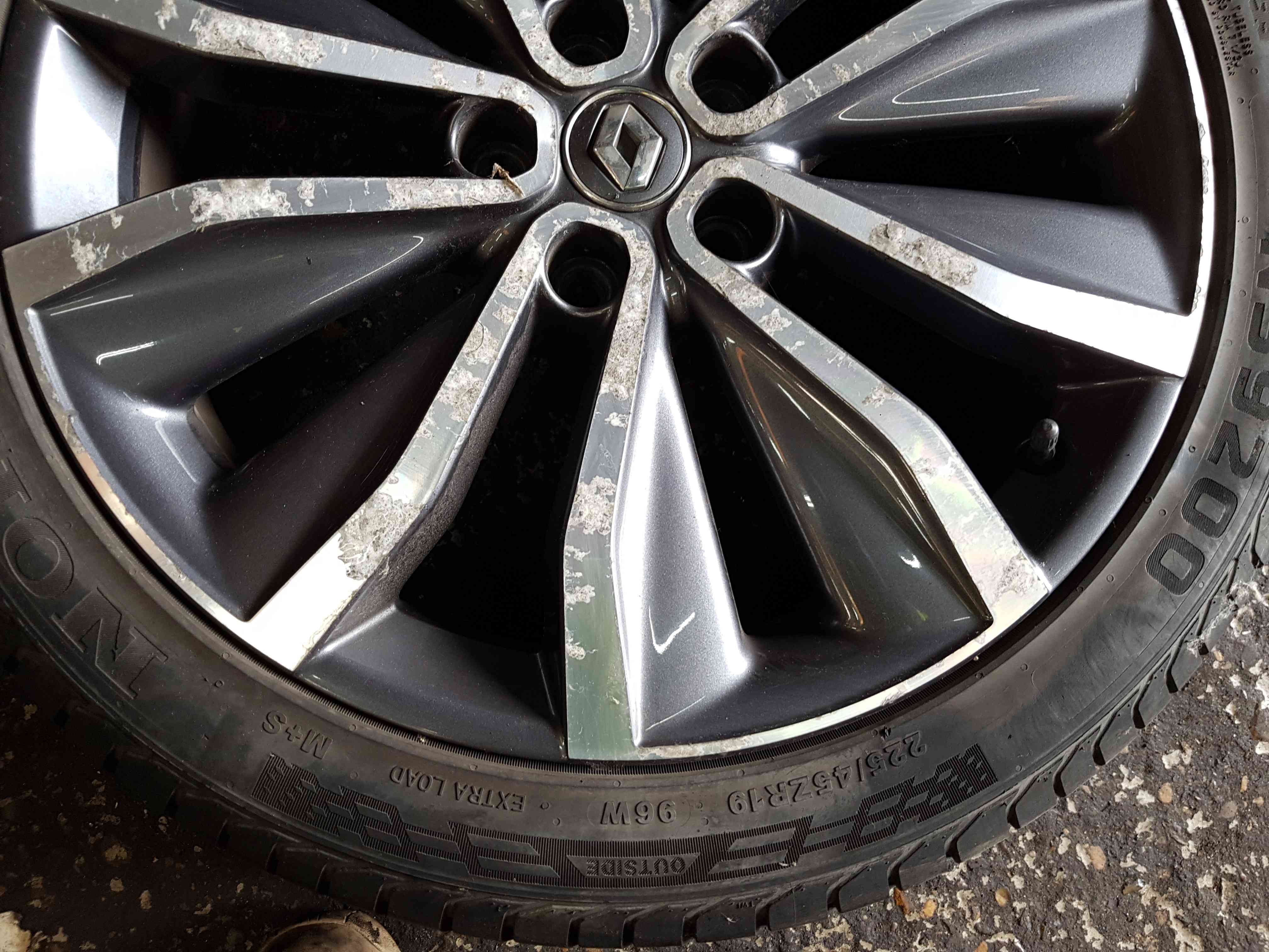 Thumb 2 Renault Kadjar 2015-2018 Alloy Wheel 19Inch 225 45 19 403009098R 3/5