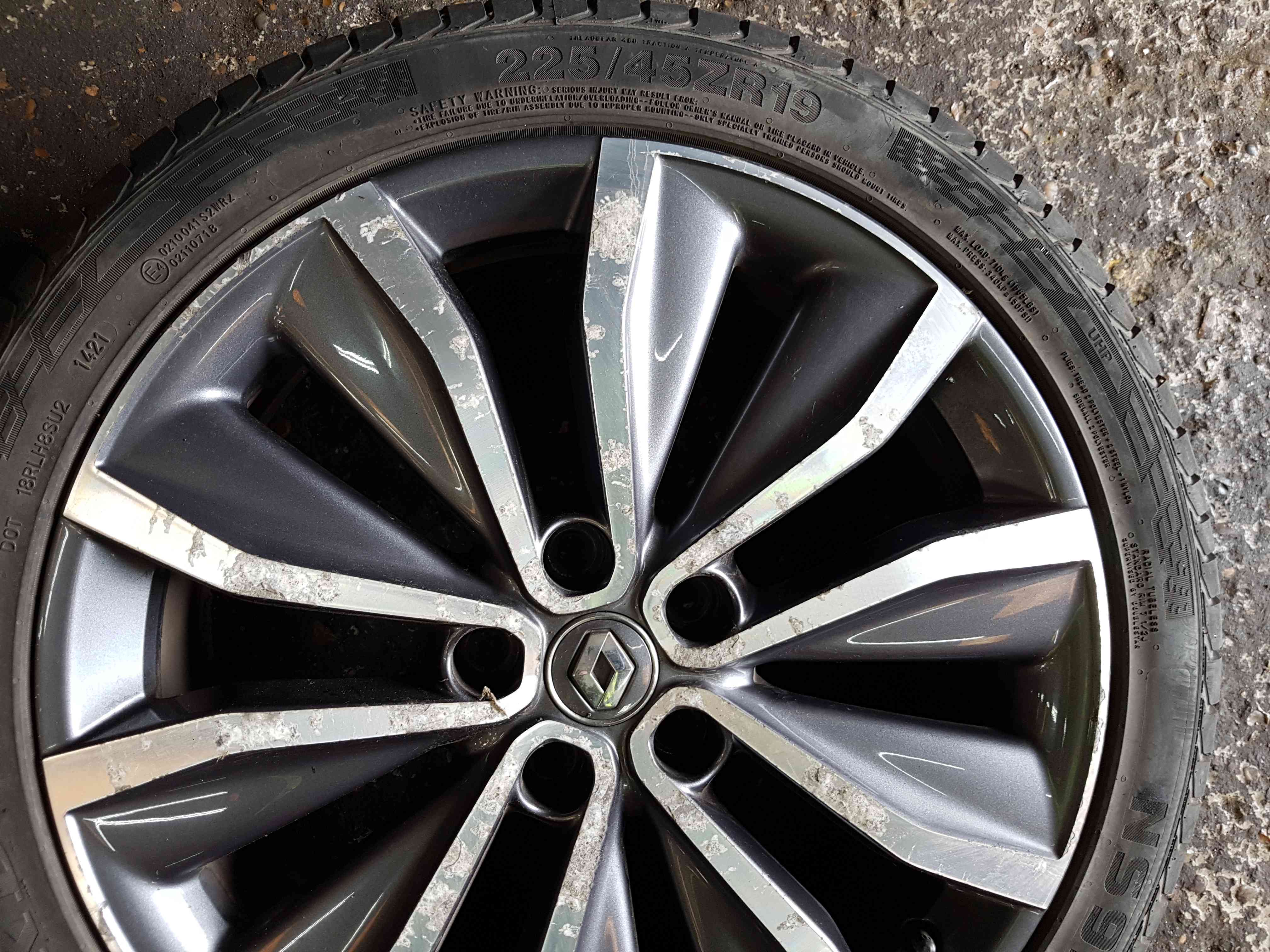 Thumb 3 Renault Kadjar 2015-2018 Alloy Wheel 19Inch 225 45 19 403009098R 3/5