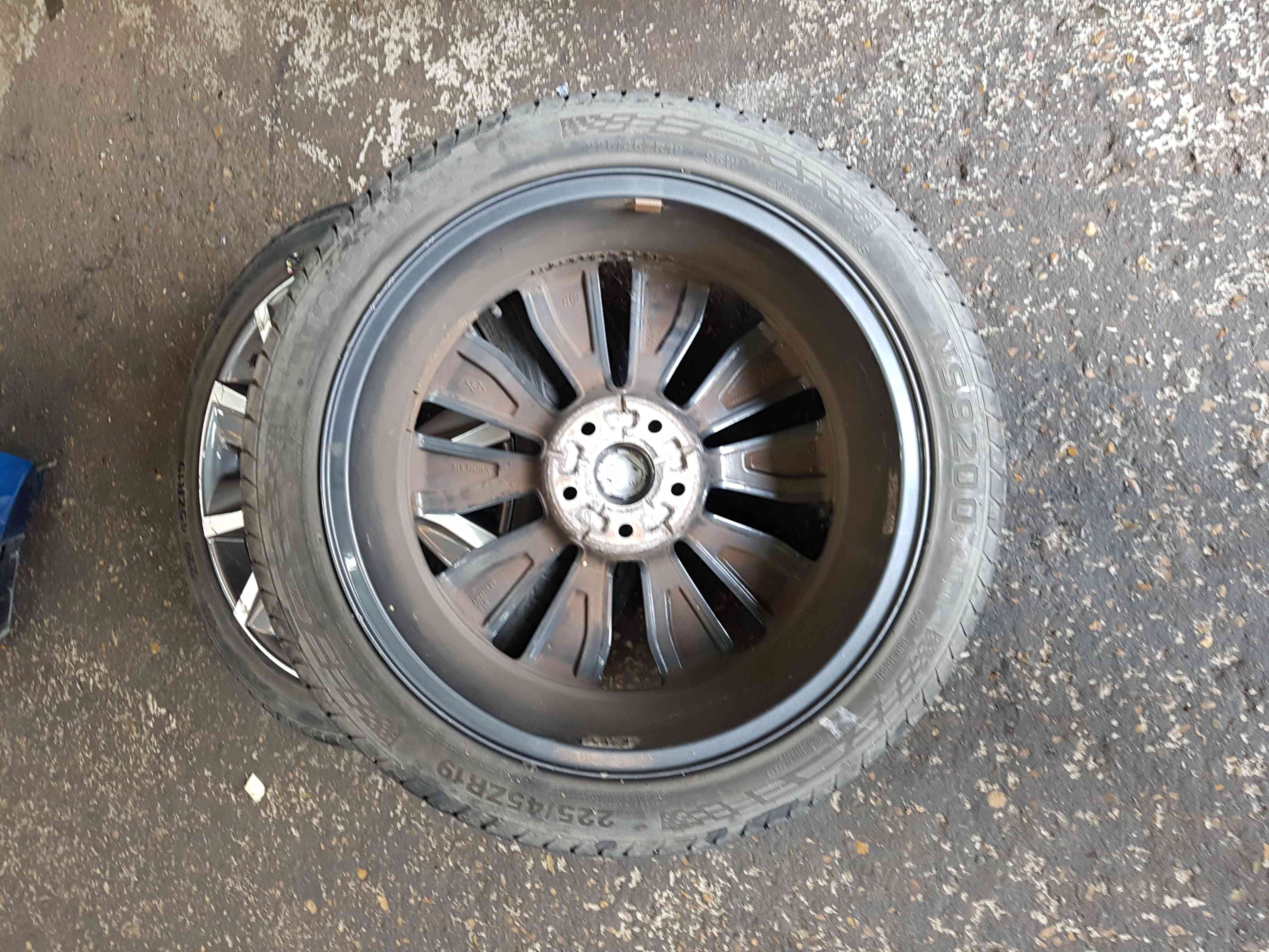 Thumb 5 Renault Kadjar 2015-2018 Alloy Wheel 19Inch 225 45 19 403009098R 3/5