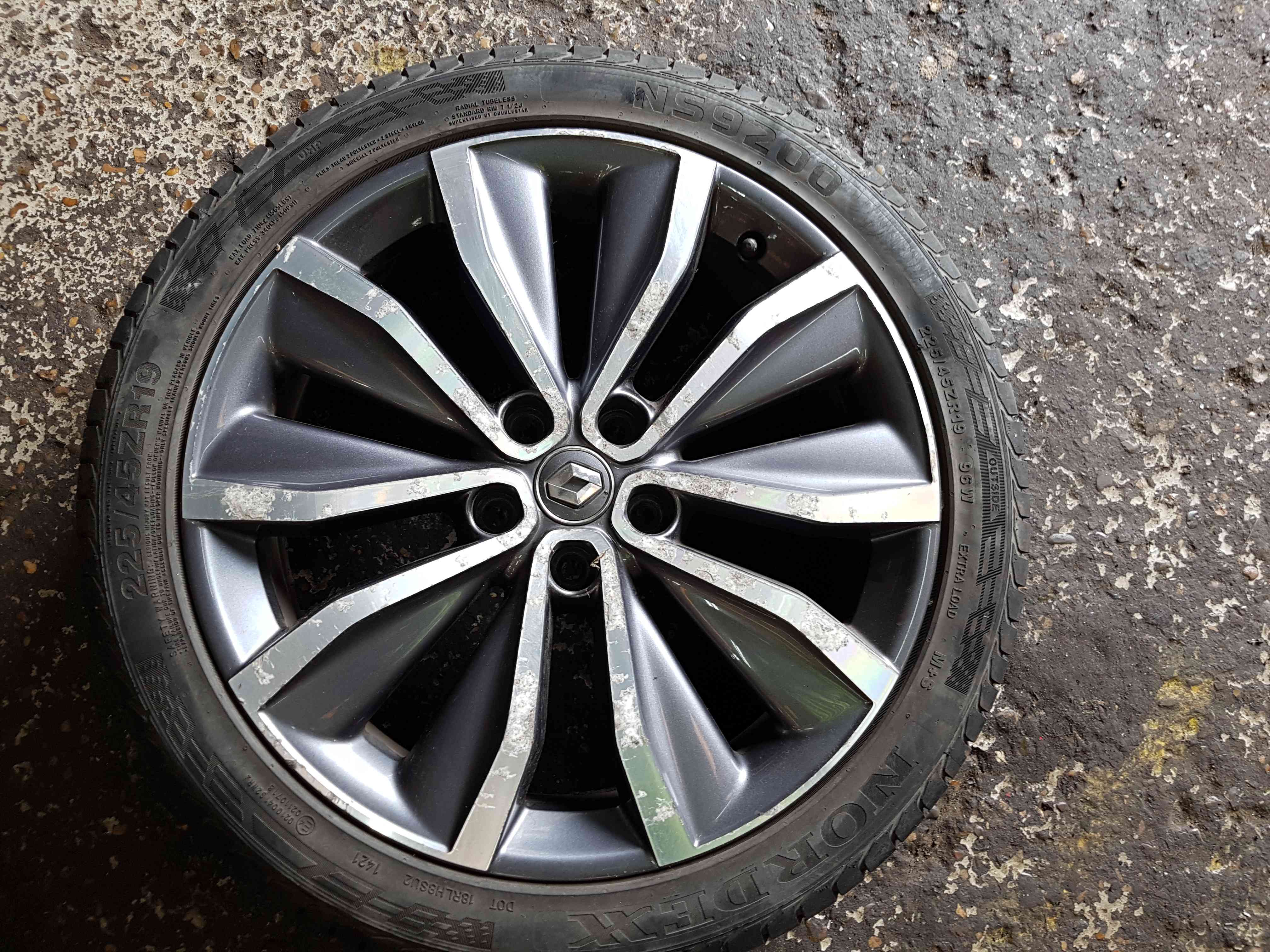 Thumb 7 Renault Kadjar 2015-2018 Alloy Wheel 19Inch 225 45 19 403009098R 3/5