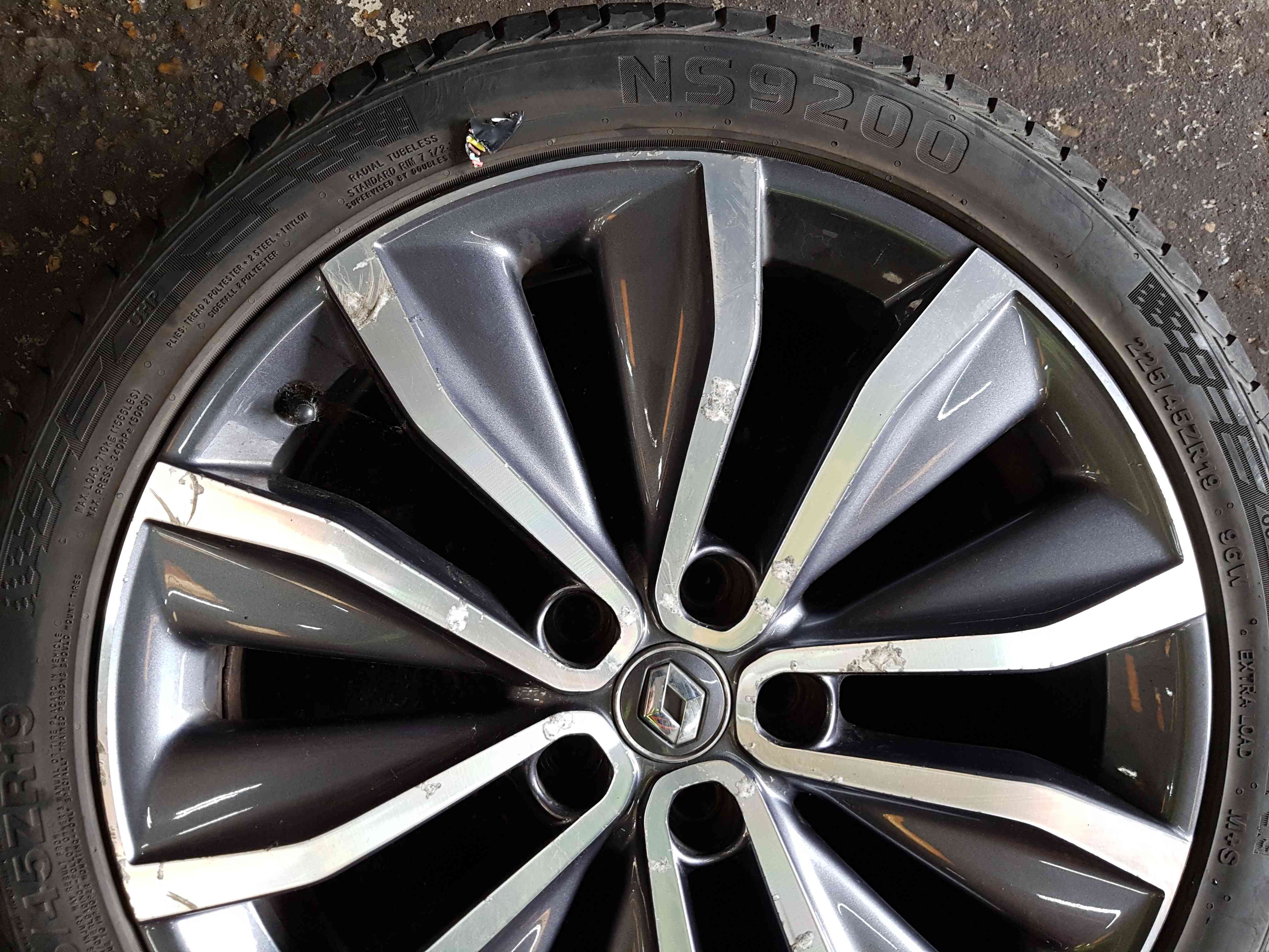 Thumb 5 Renault Kadjar 2015-2018 Alloy Wheel 19Inch 225 45 19 403009098R 3/5 Diamond CUT