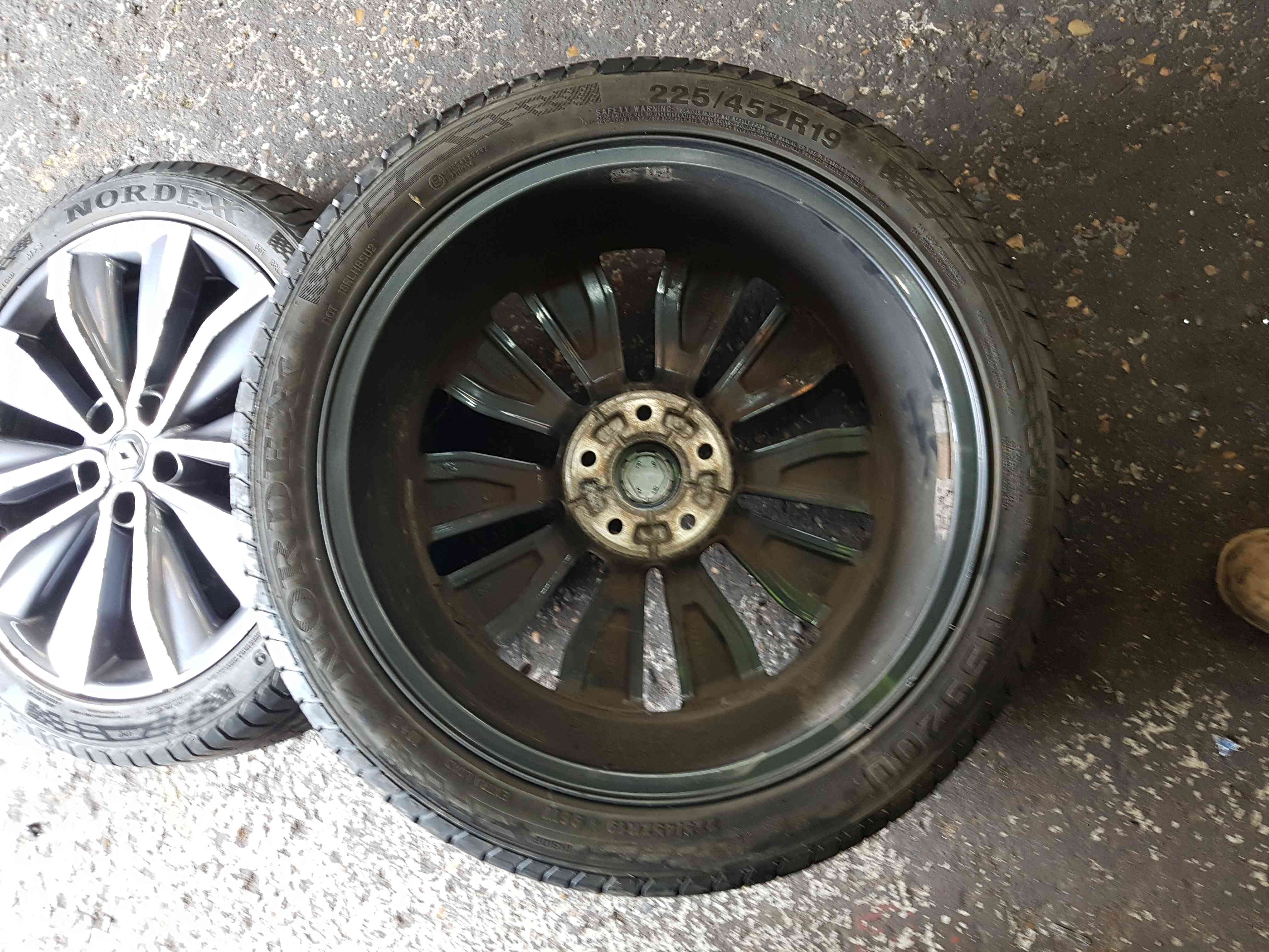 Thumb 7 Renault Kadjar 2015-2018 Alloy Wheel 19Inch 225 45 19 403009098R 3/5 Diamond CUT