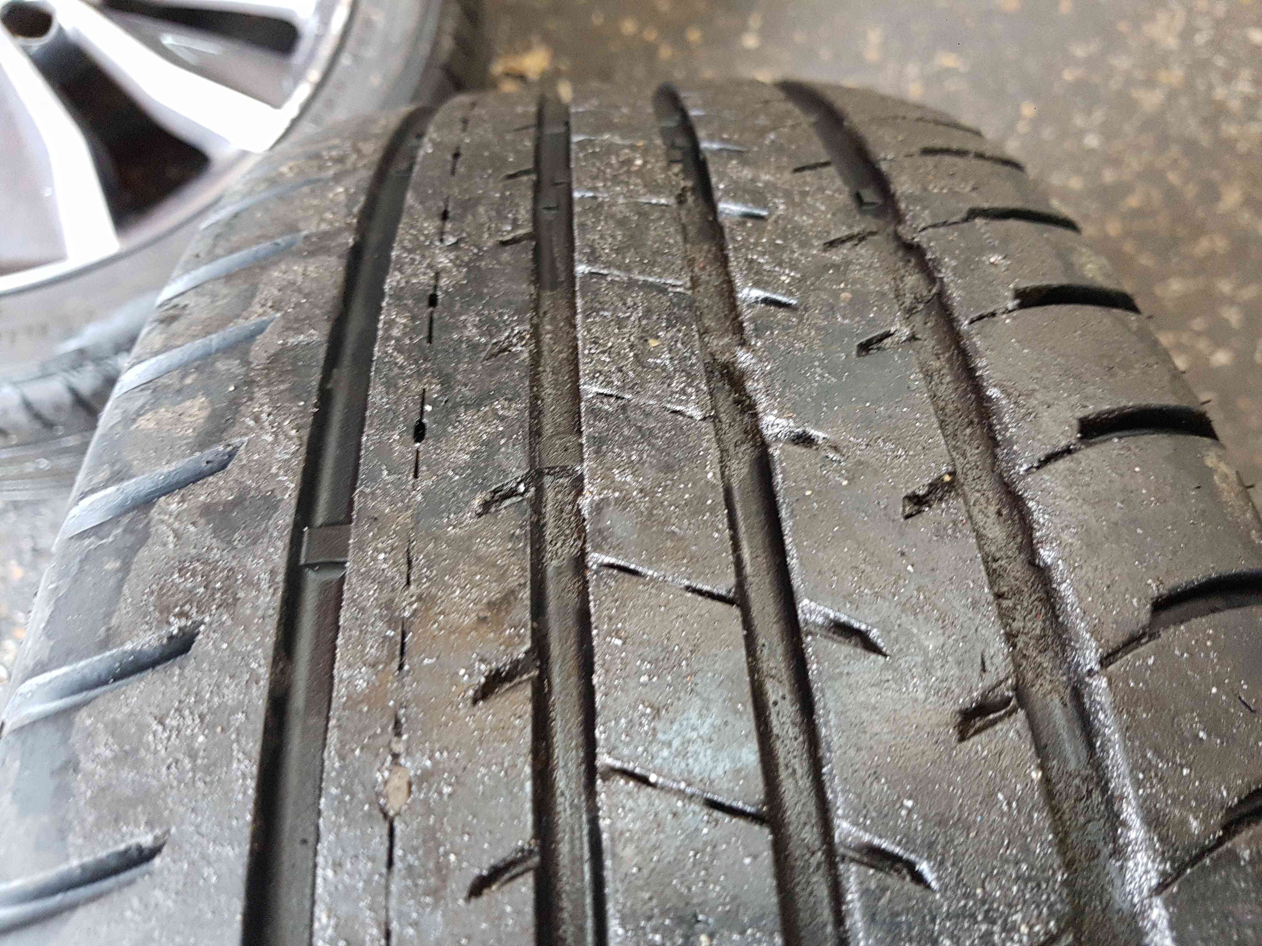 Thumb 8 Renault Kadjar 2015-2018 Alloy Wheel 19Inch 225 45 19 403009098R 3/5 Diamond CUT