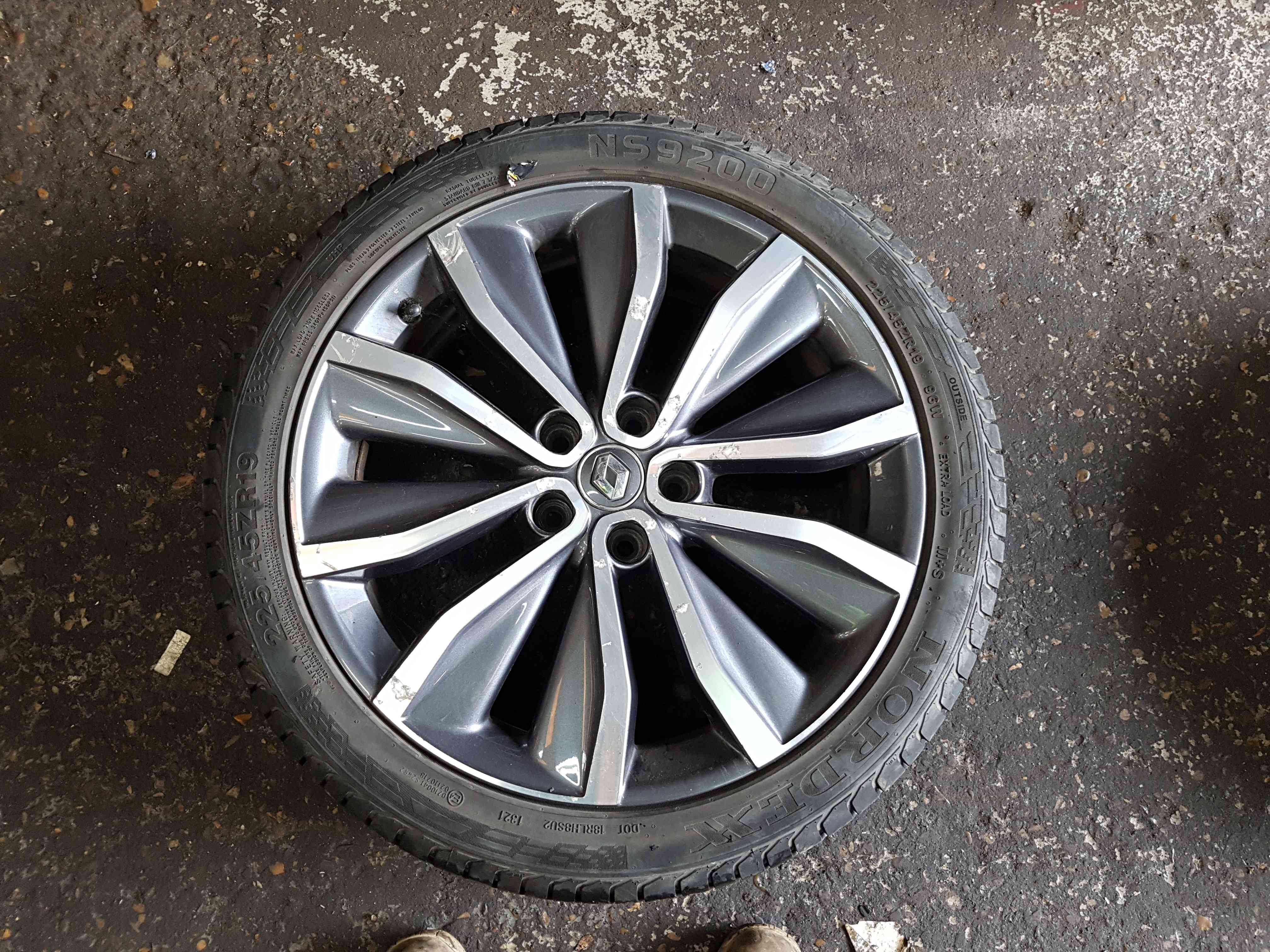 Renault Kadjar 2015-2018 Alloy Wheel 19Inch 225 45 19 403009098R 3/5 Diamond CUT