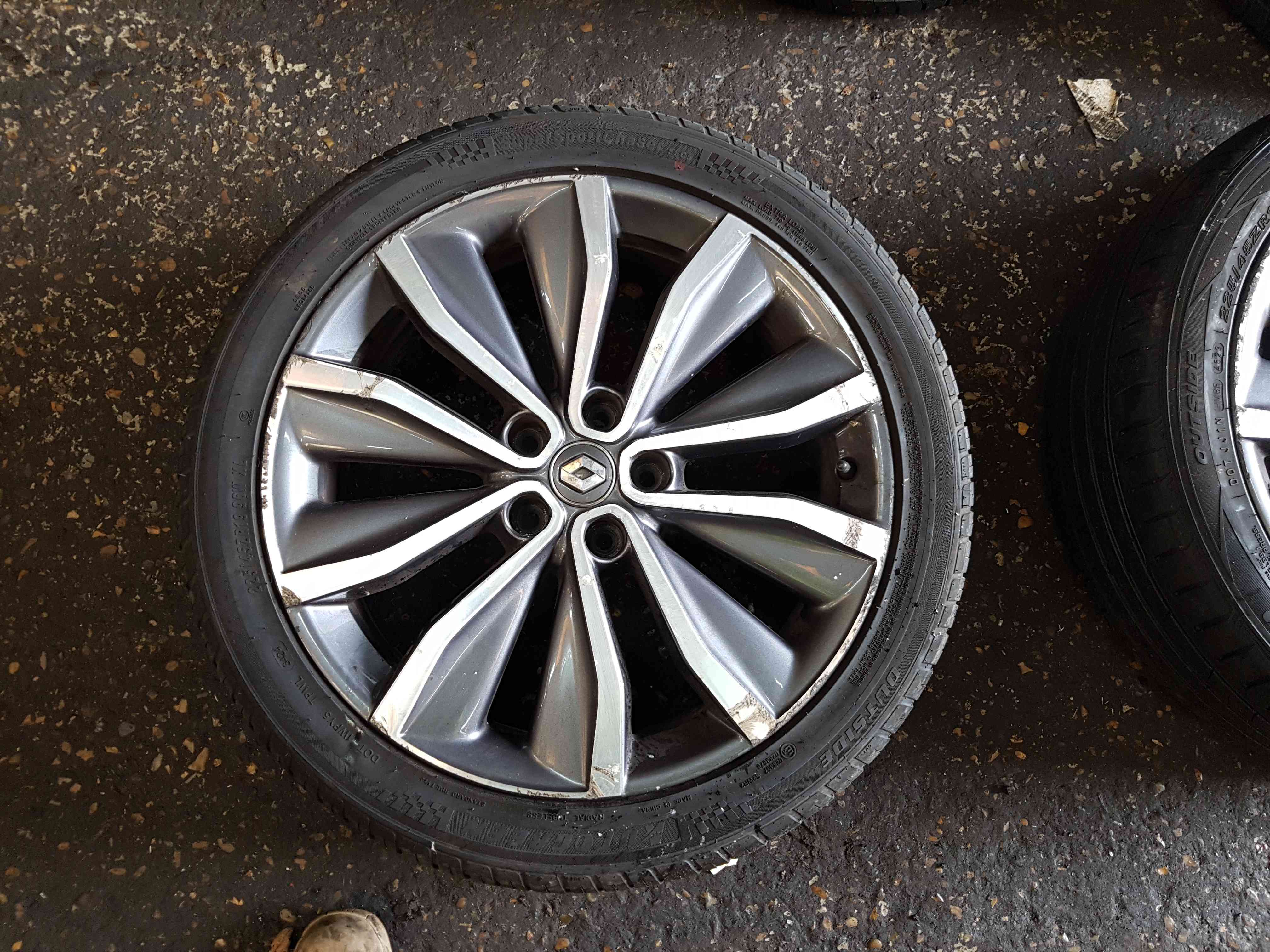 Thumb 7 Renault Kadjar 2015-2018 Alloy Wheel 19inch 225 45 19 403009098R 3/5