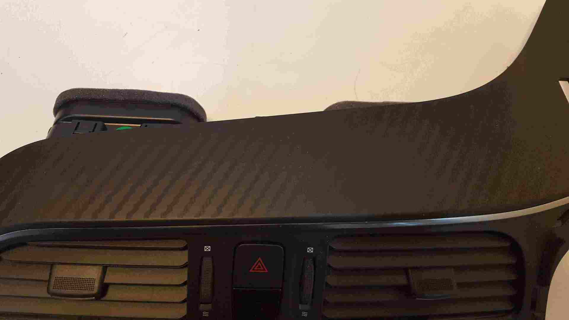 Thumb 2 Renault Kadjar 2015-2018 Centre Heater Vents 687502972R