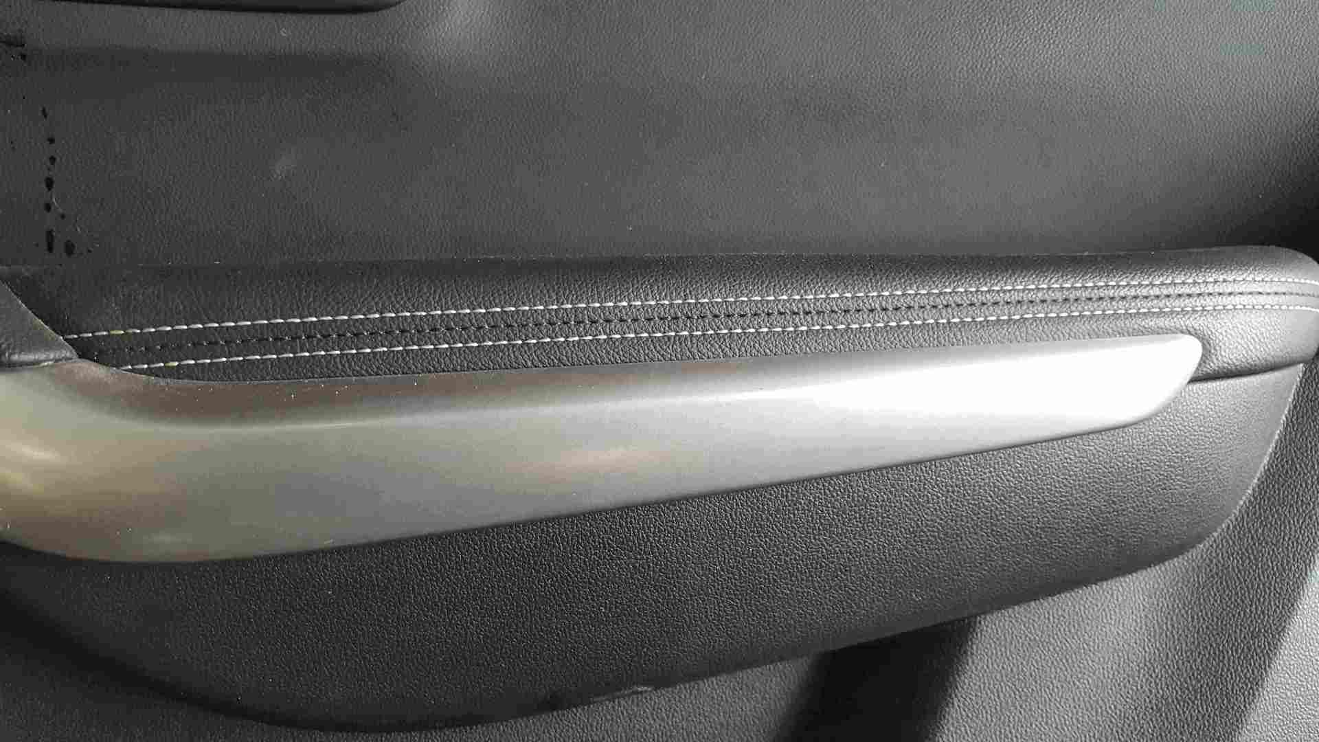 Thumb 3 Renault Kadjar 2015-2018 Drivers OSF Front Door Card